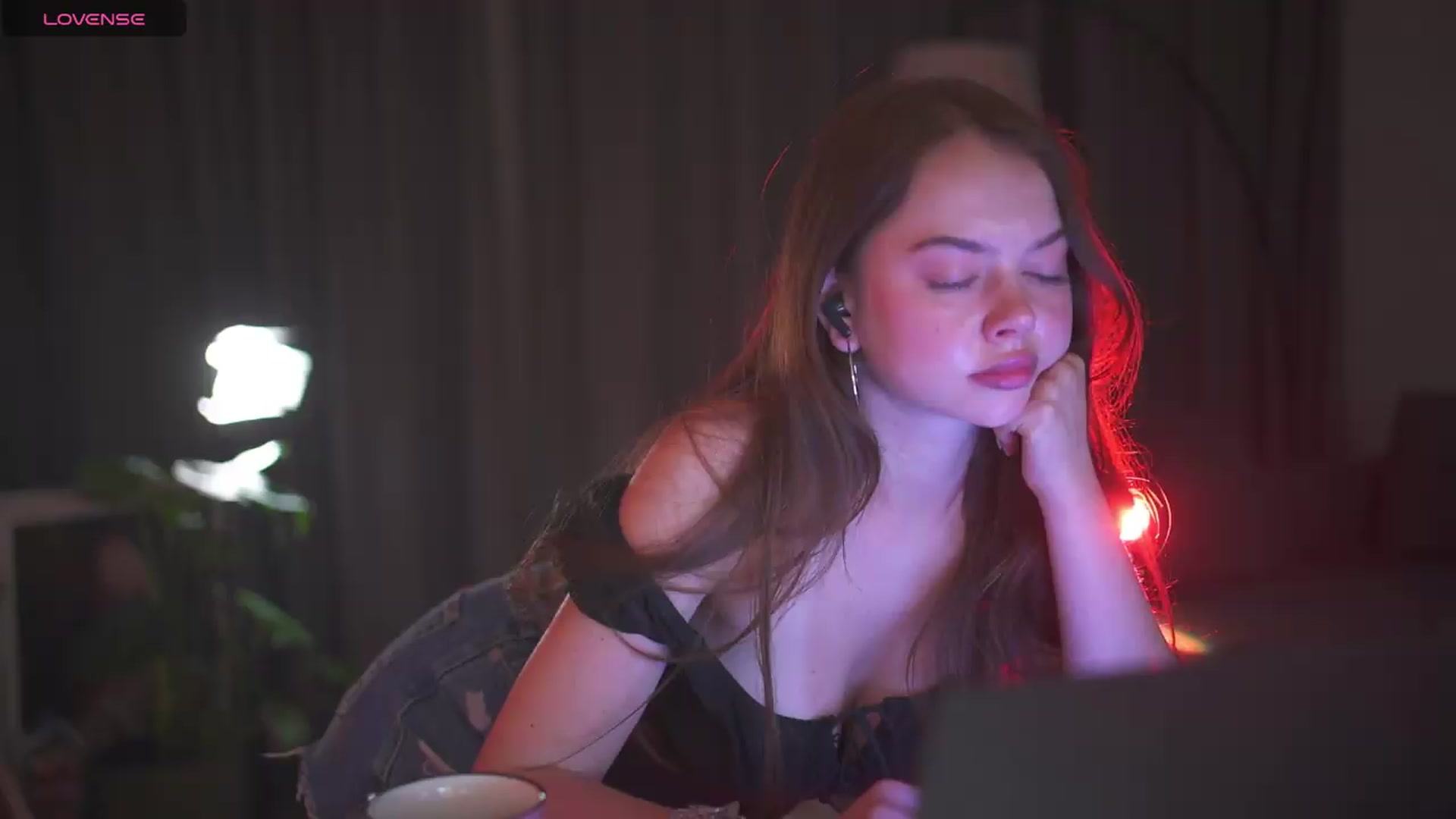 Gallery image thumbnail from Stacymeeow's myfreecams stream on, 08/03/2026, 24:16 image 12 of 20