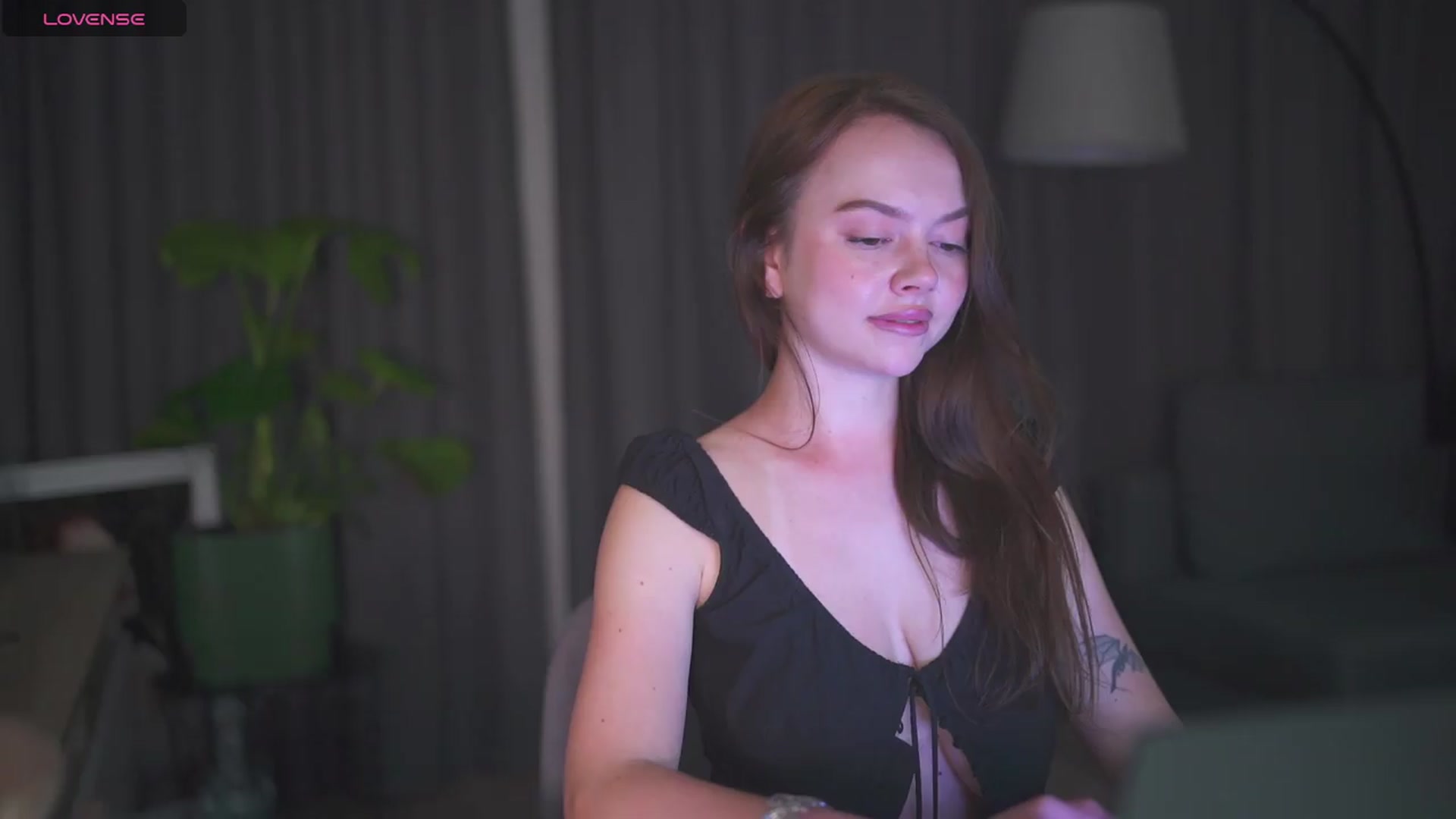 Gallery image thumbnail from Stacymeeow's myfreecams stream on, 08/12/2026, 24:35 image 3 of 20