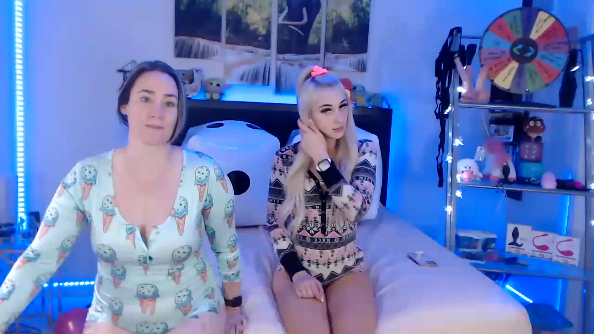 Gallery image thumbnail from Stacywinters's myfreecams stream on, 11/16/2022, 18:11 image 2 of 20