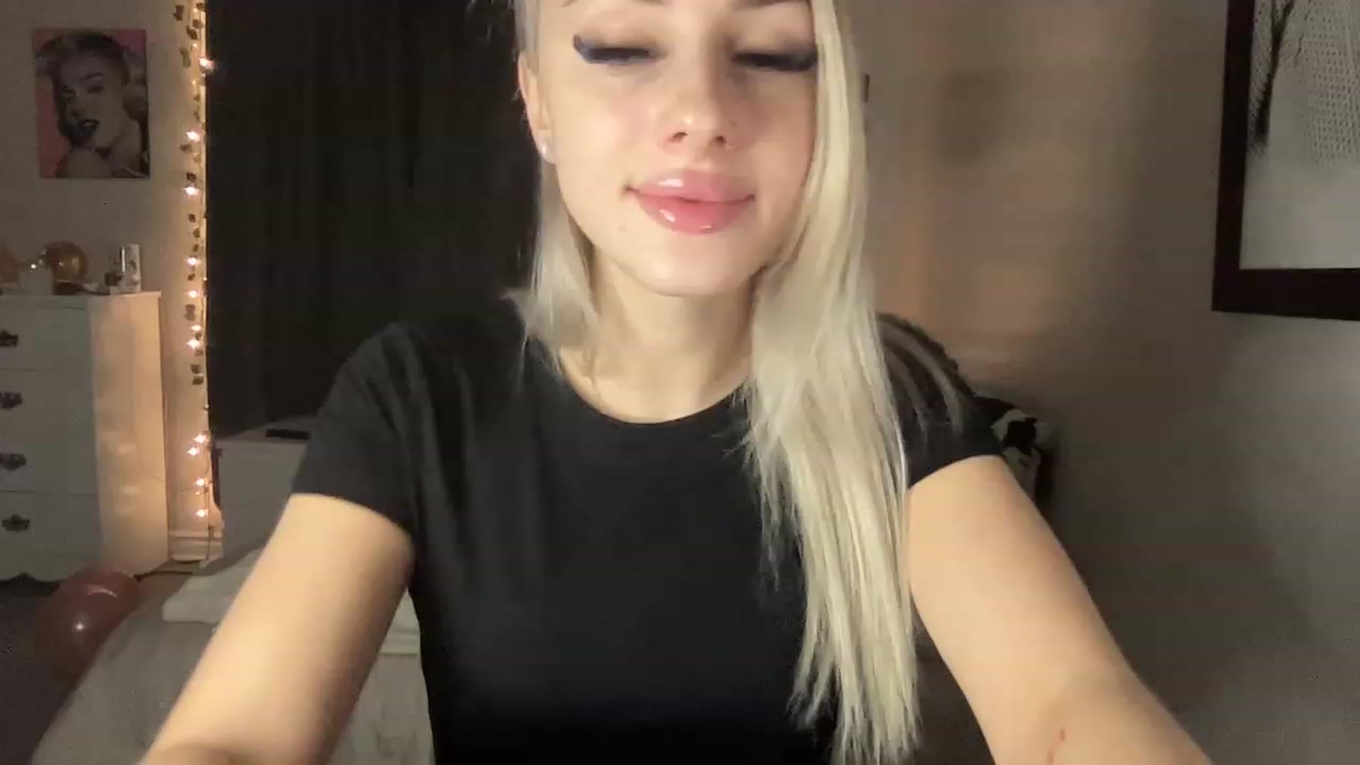 Gallery image thumbnail from Stacywinters's myfreecams stream on, 01/19/2023, 04:47 image 13 of 20