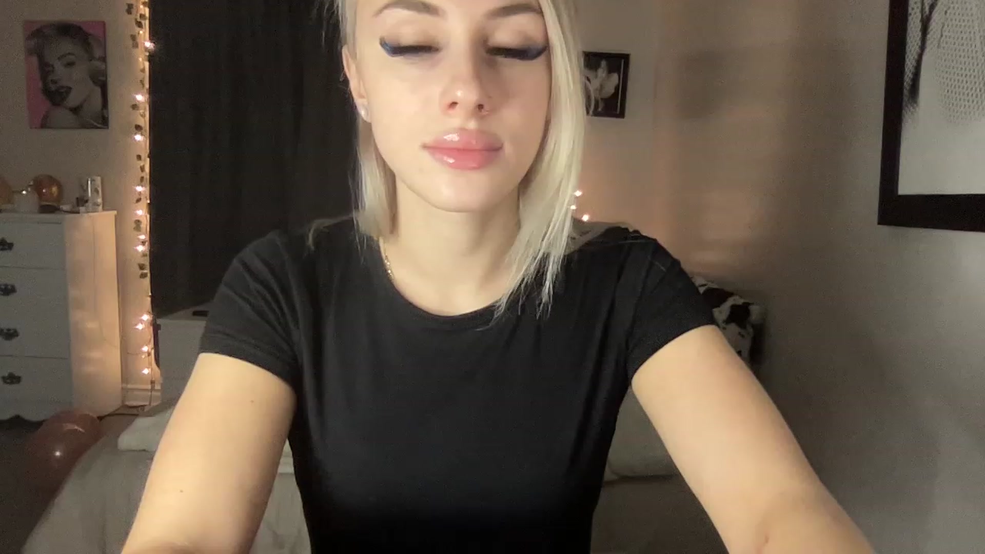 Gallery image thumbnail from Stacywinters's myfreecams stream on, 01/19/2023, 04:47 image 3 of 20