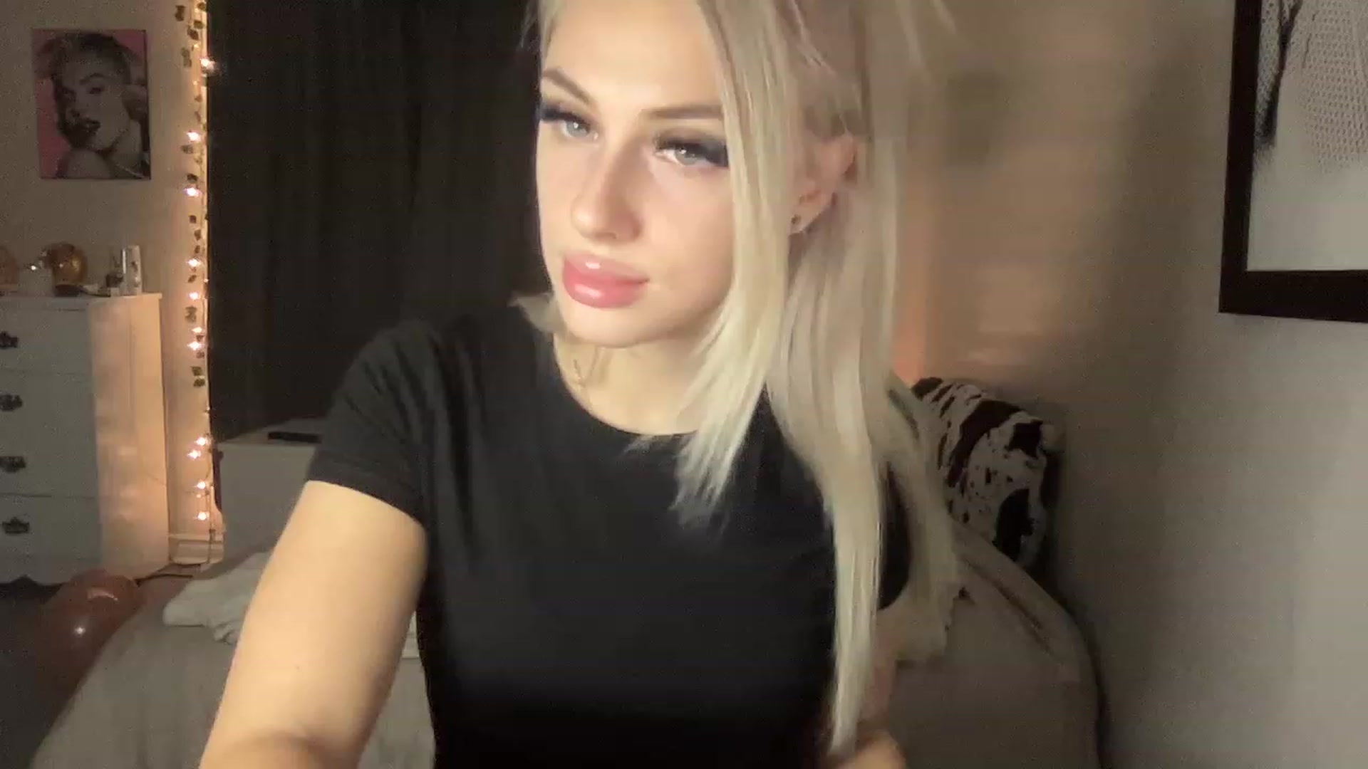 Gallery image thumbnail from Stacywinters's myfreecams stream on, 01/19/2023, 04:47 image 17 of 20