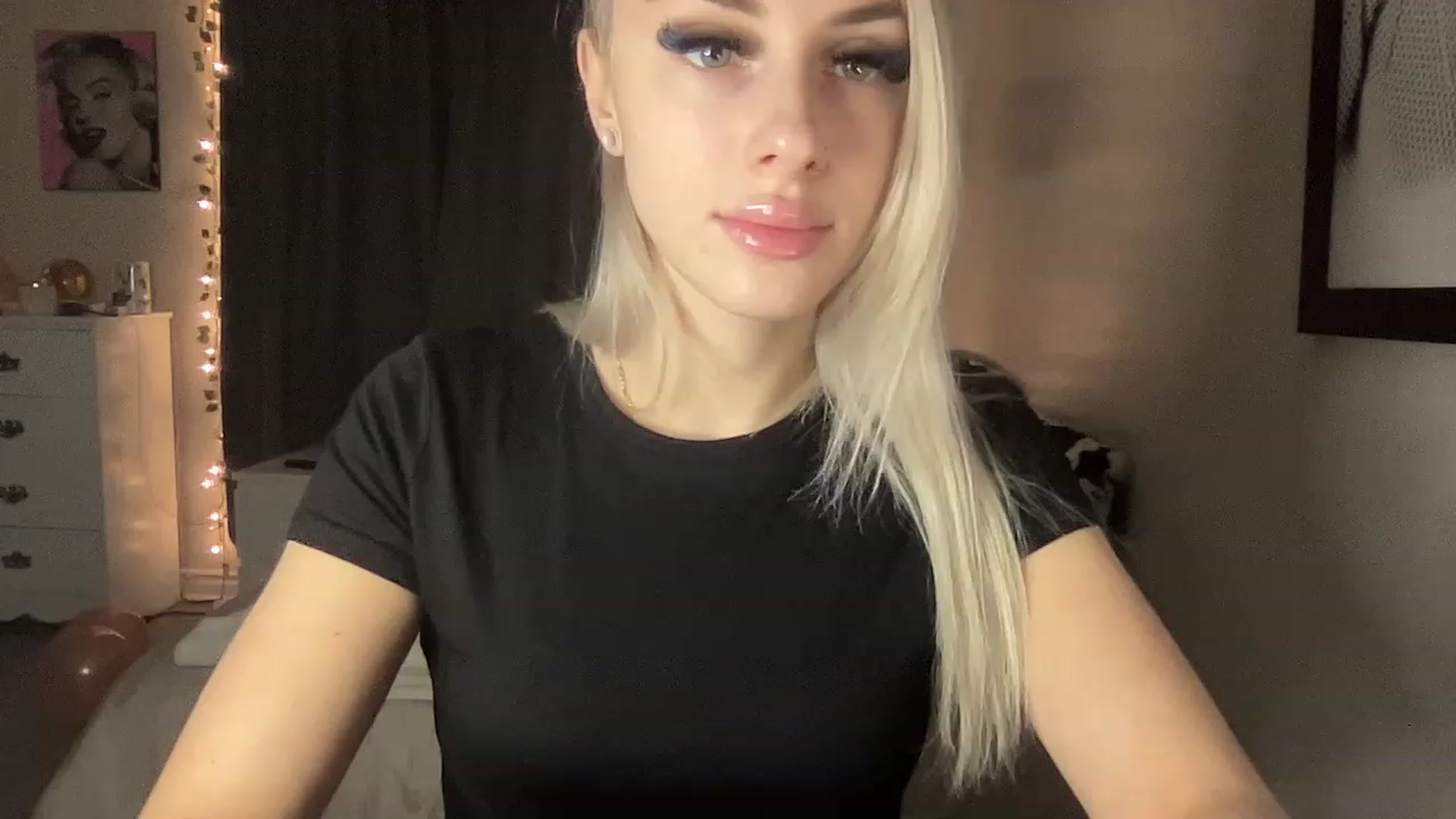 Gallery image thumbnail from Stacywinters's myfreecams stream on, 01/19/2023, 04:47 image 18 of 20