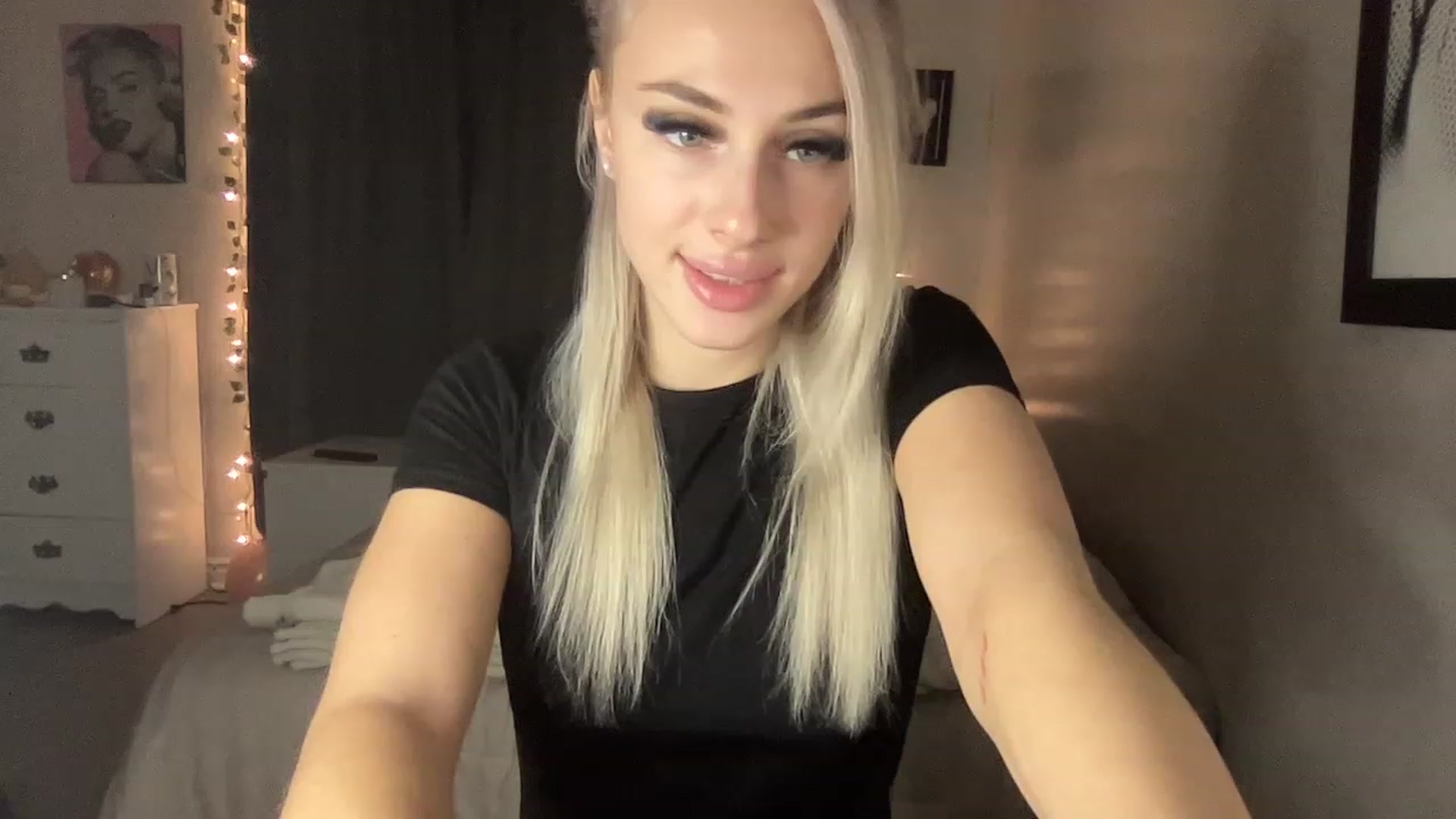 Gallery image thumbnail from Stacywinters's myfreecams stream on, 01/19/2023, 07:02 image 18 of 20