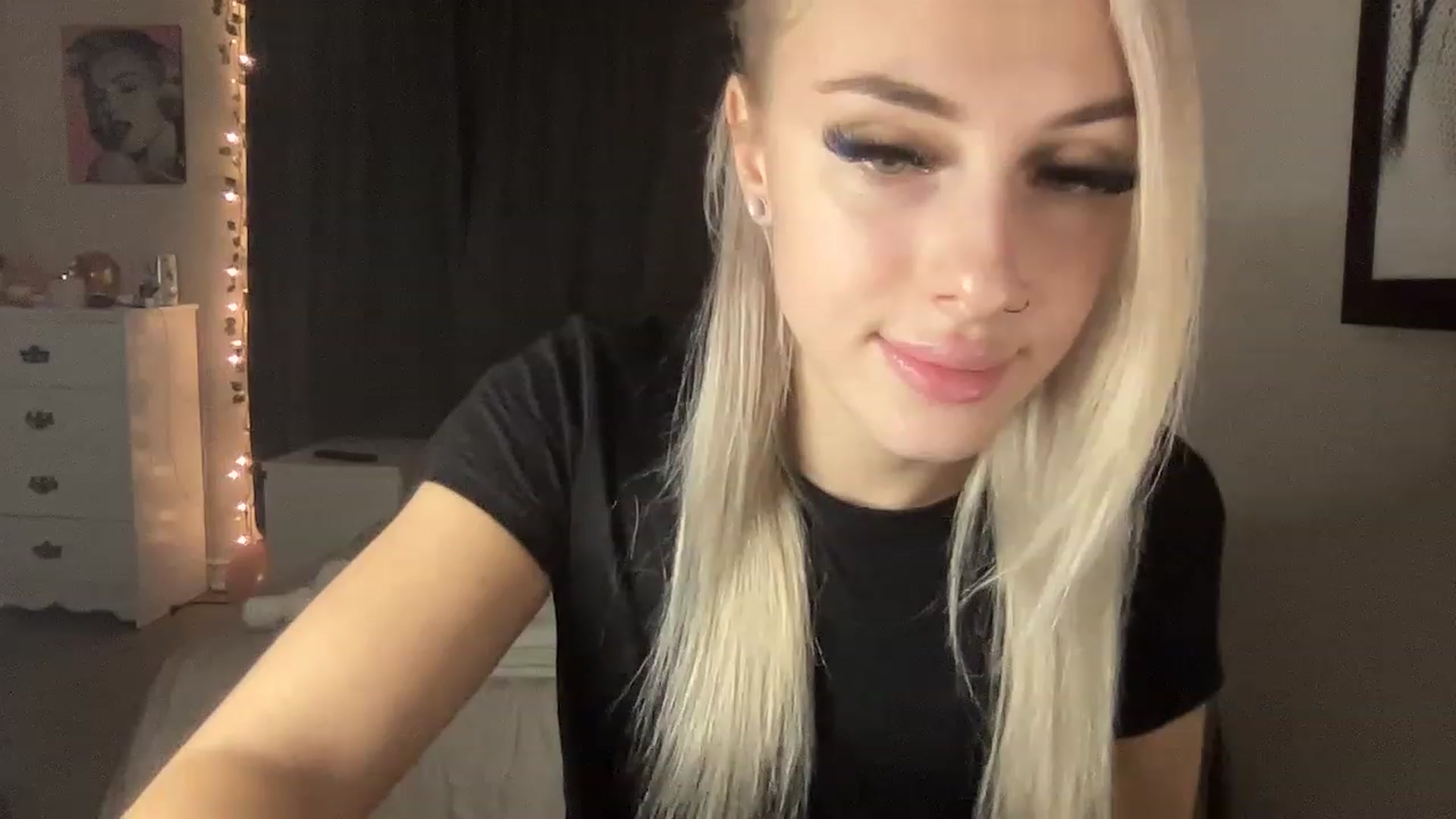 Gallery image thumbnail from Stacywinters's myfreecams stream on, 01/19/2023, 07:02 image 17 of 20