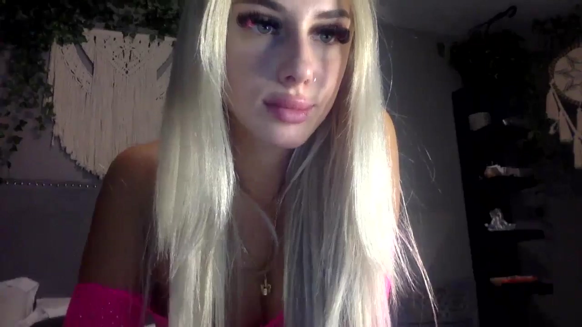 Gallery image thumbnail from Stacywinters's myfreecams stream on, 09/26/2023, 05:05 image 10 of 20