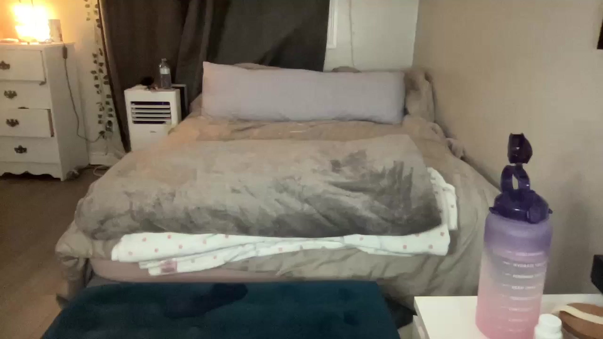 Gallery image thumbnail from Stacywinters's myfreecams stream on, 10/17/2023, 03:38 image 8 of 20