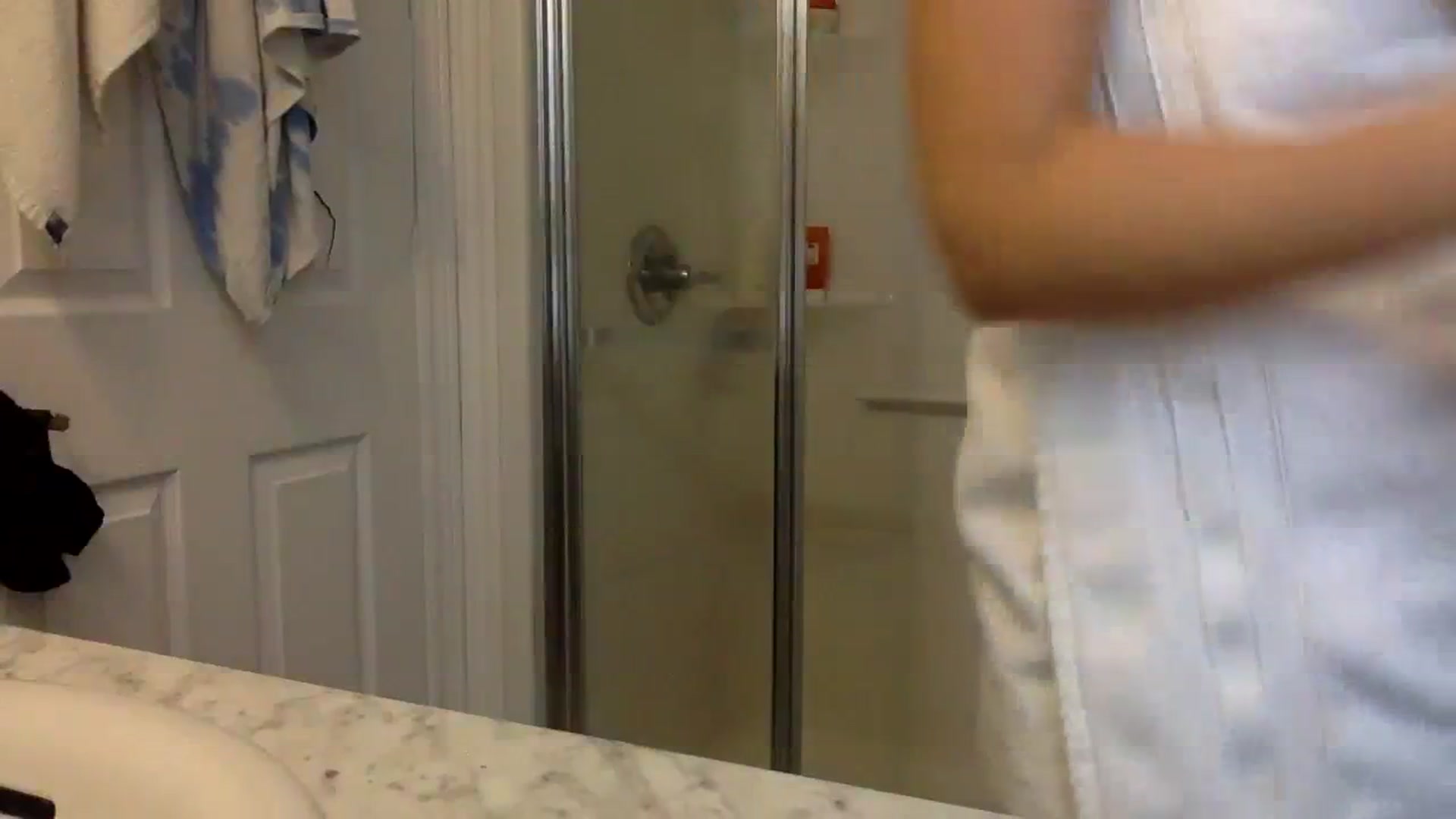 Gallery image thumbnail from Stacywinters's myfreecams stream on, 12/03/2023, 15:40 image 12 of 20