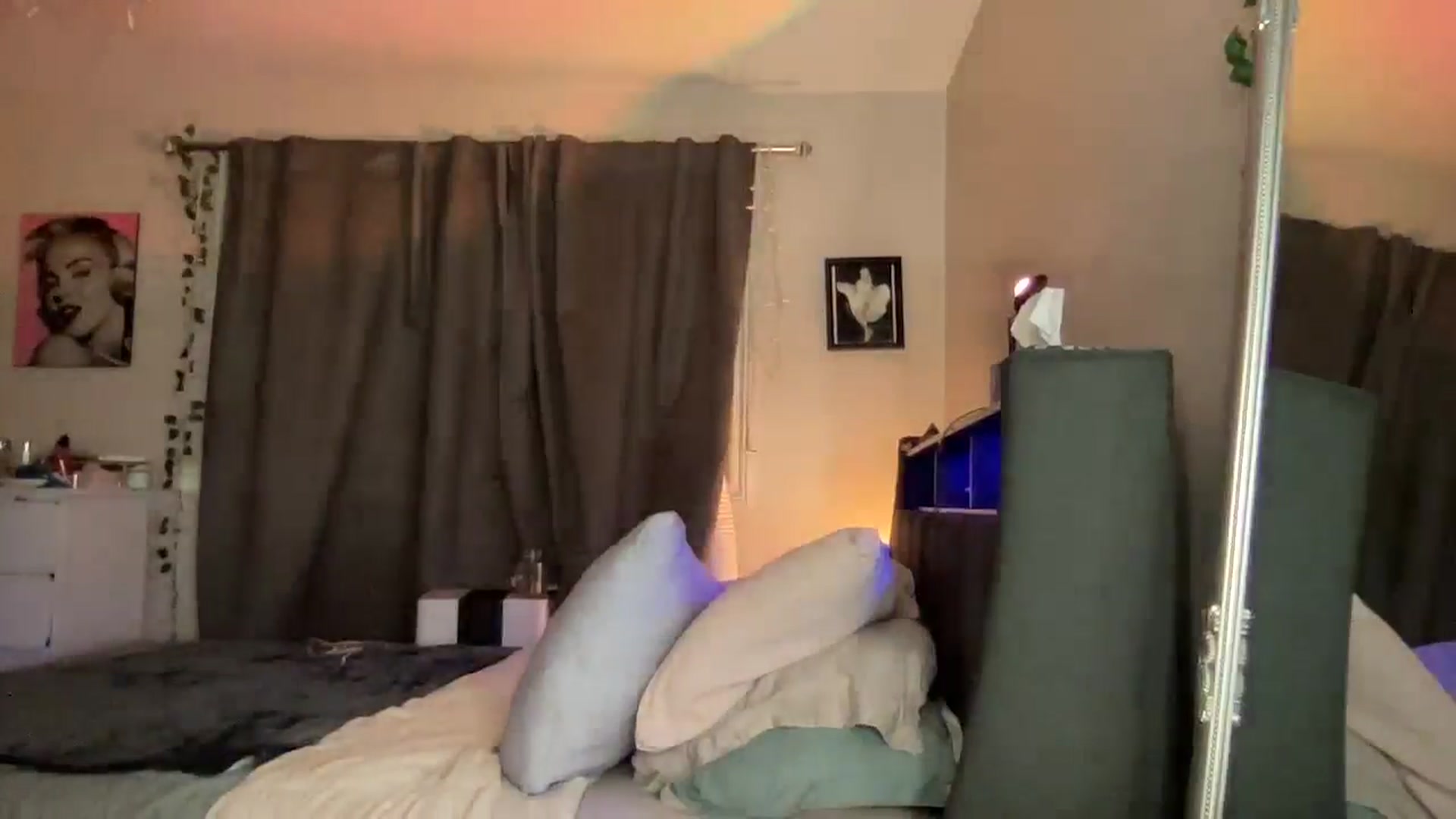 Gallery image thumbnail from Stacywinters's myfreecams stream on, 09/27/2024, 05:12 image 12 of 20
