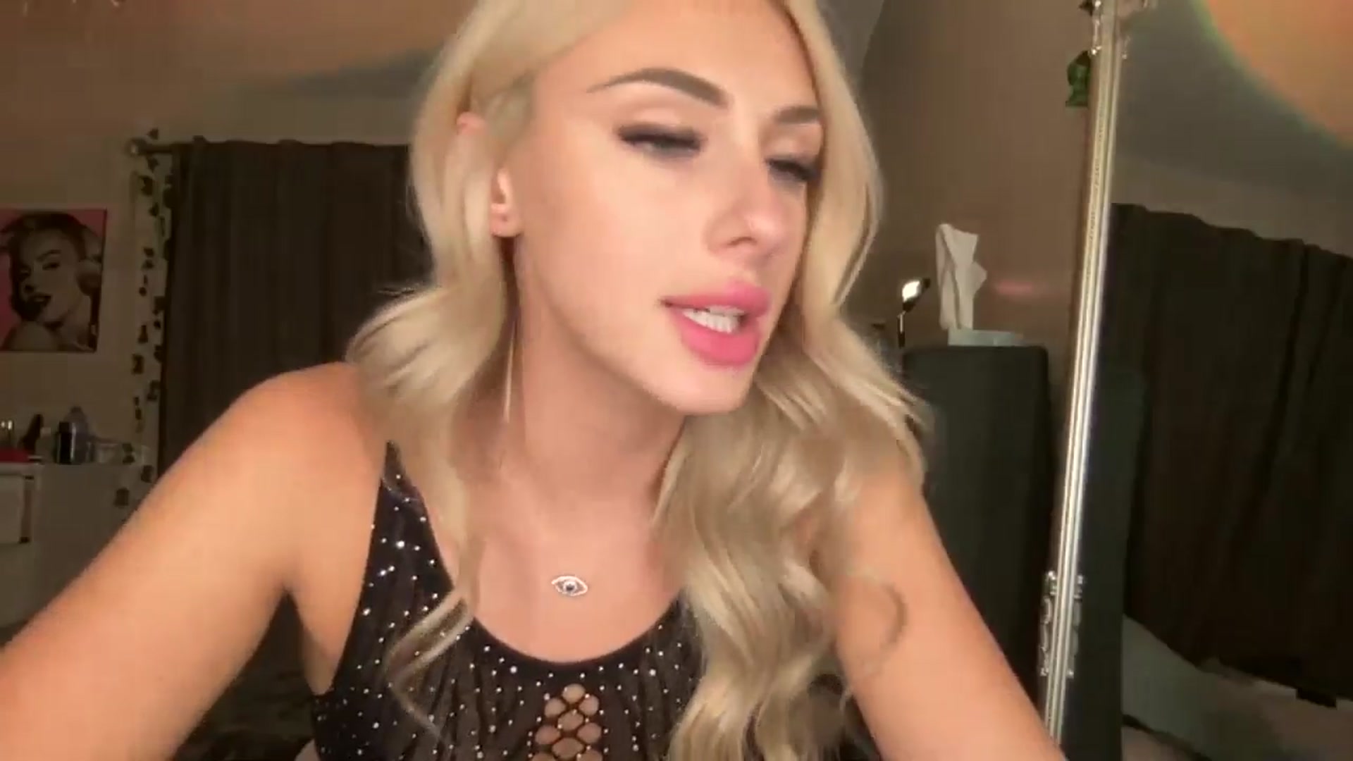 Gallery image thumbnail from Stacywinters's myfreecams stream on, 10/24/2024, 01:09 image 3 of 20