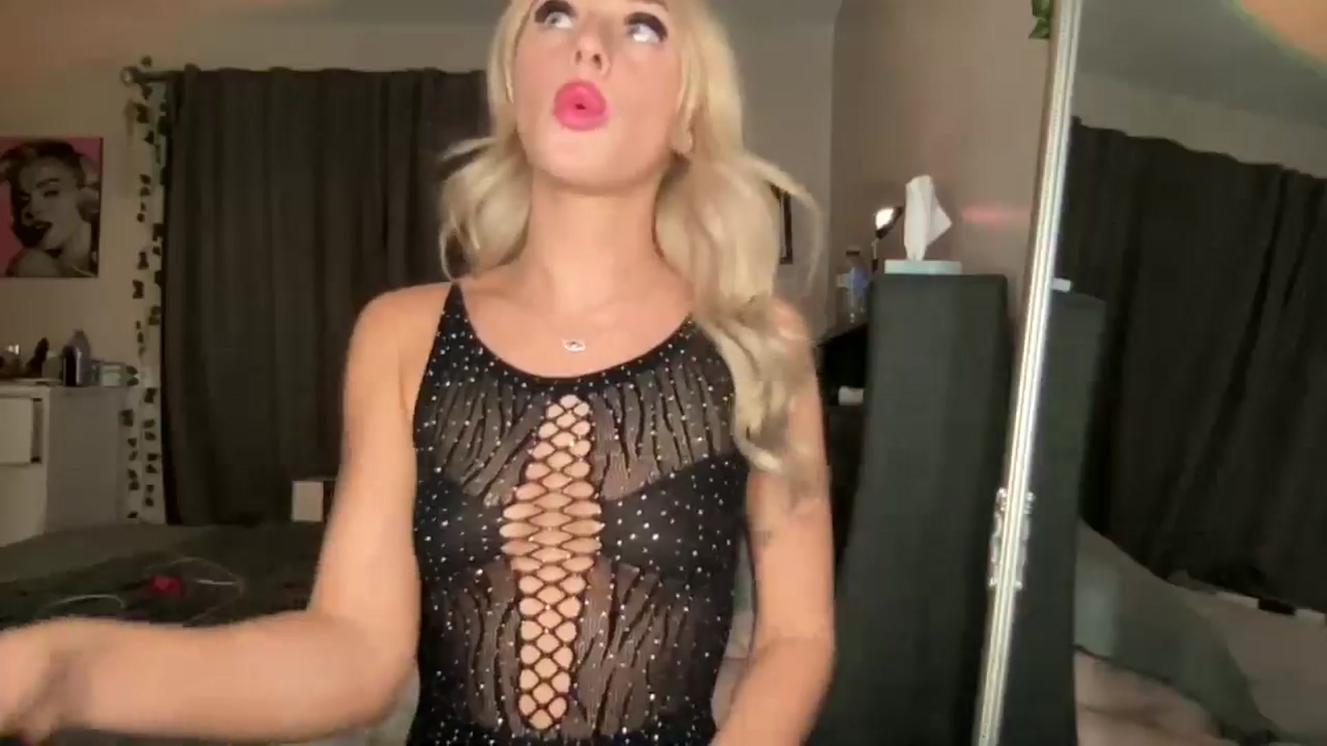 Gallery image thumbnail from Stacywinters's myfreecams stream on, 10/24/2024, 04:43 image 8 of 20