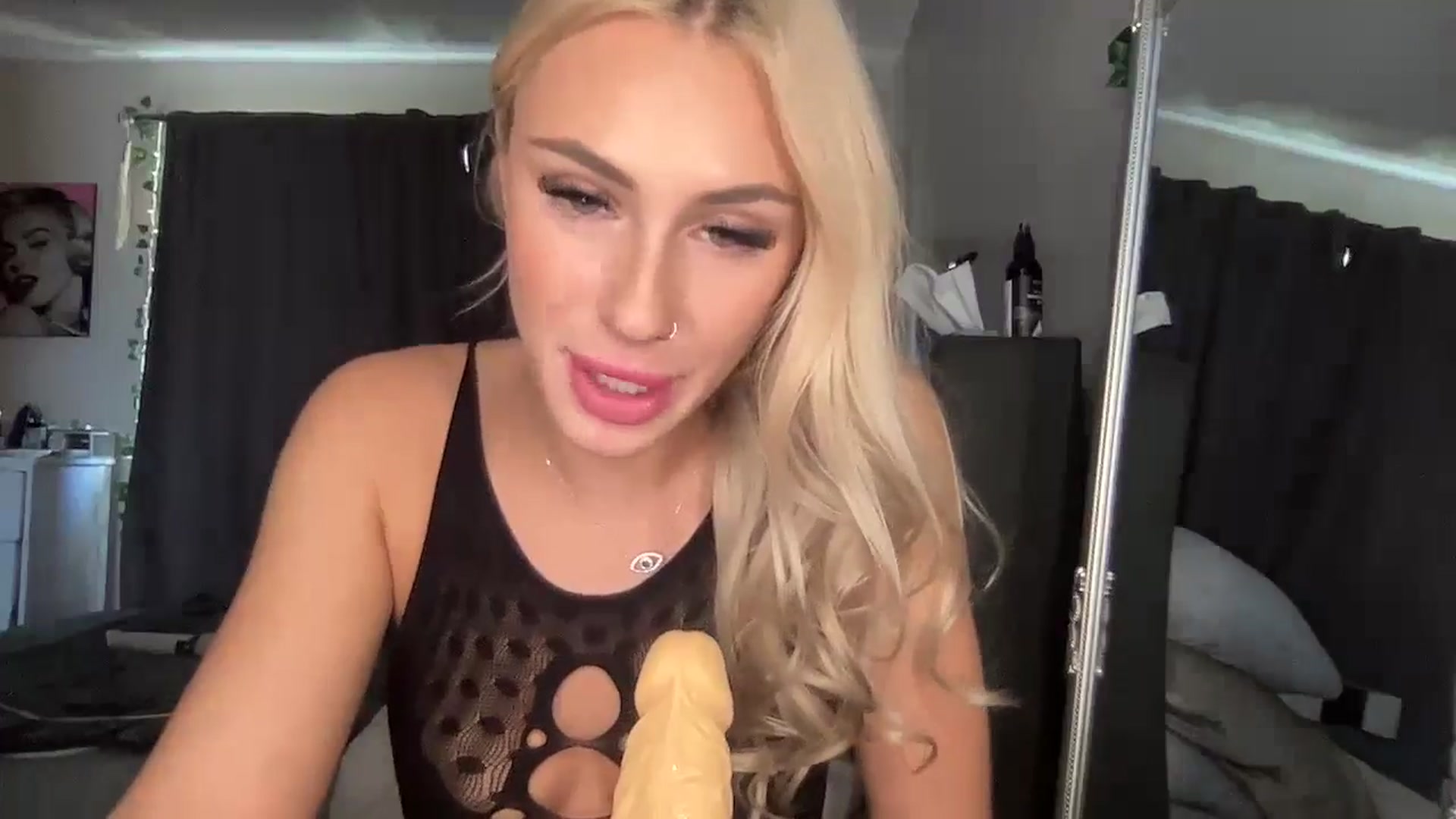 Gallery image thumbnail from Stacywinters's myfreecams stream on, 10/28/2024, 17:57 image 15 of 20