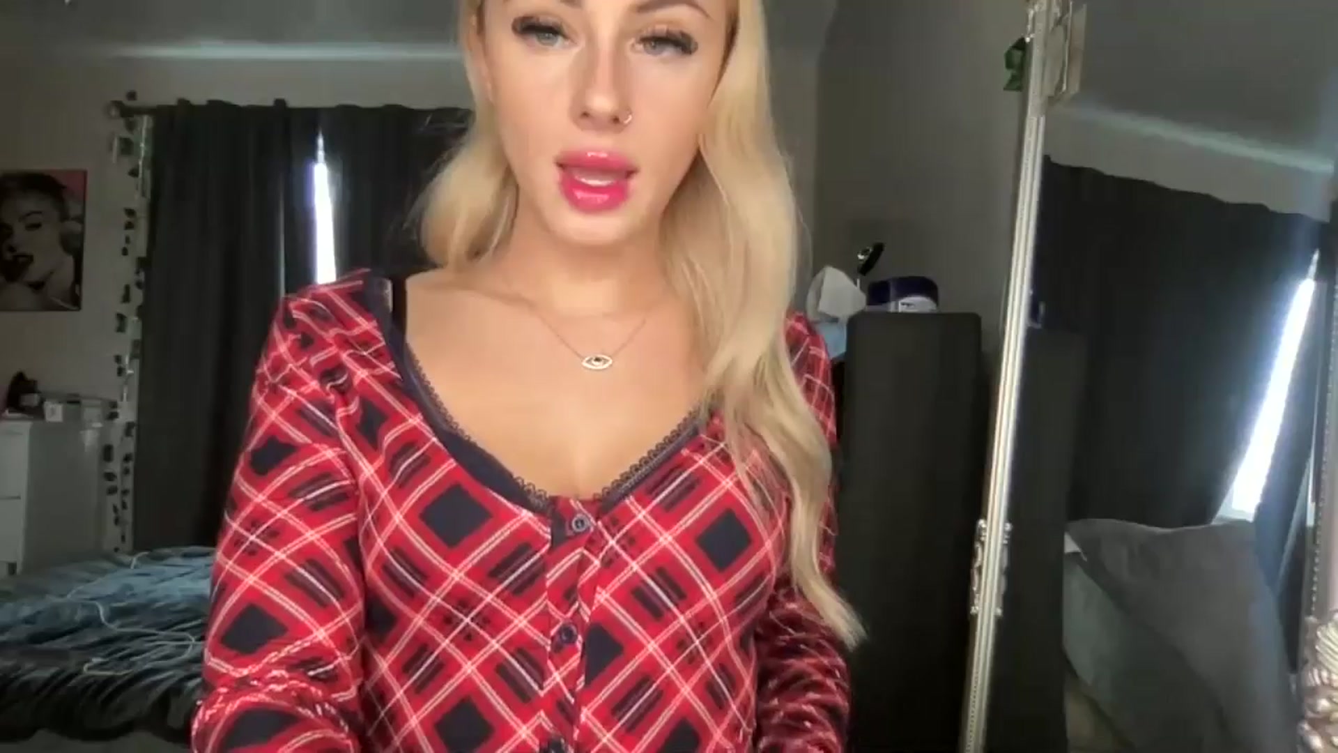 Gallery image thumbnail from Stacywinters's myfreecams stream on, 11/15/2024, 17:44 image 4 of 20