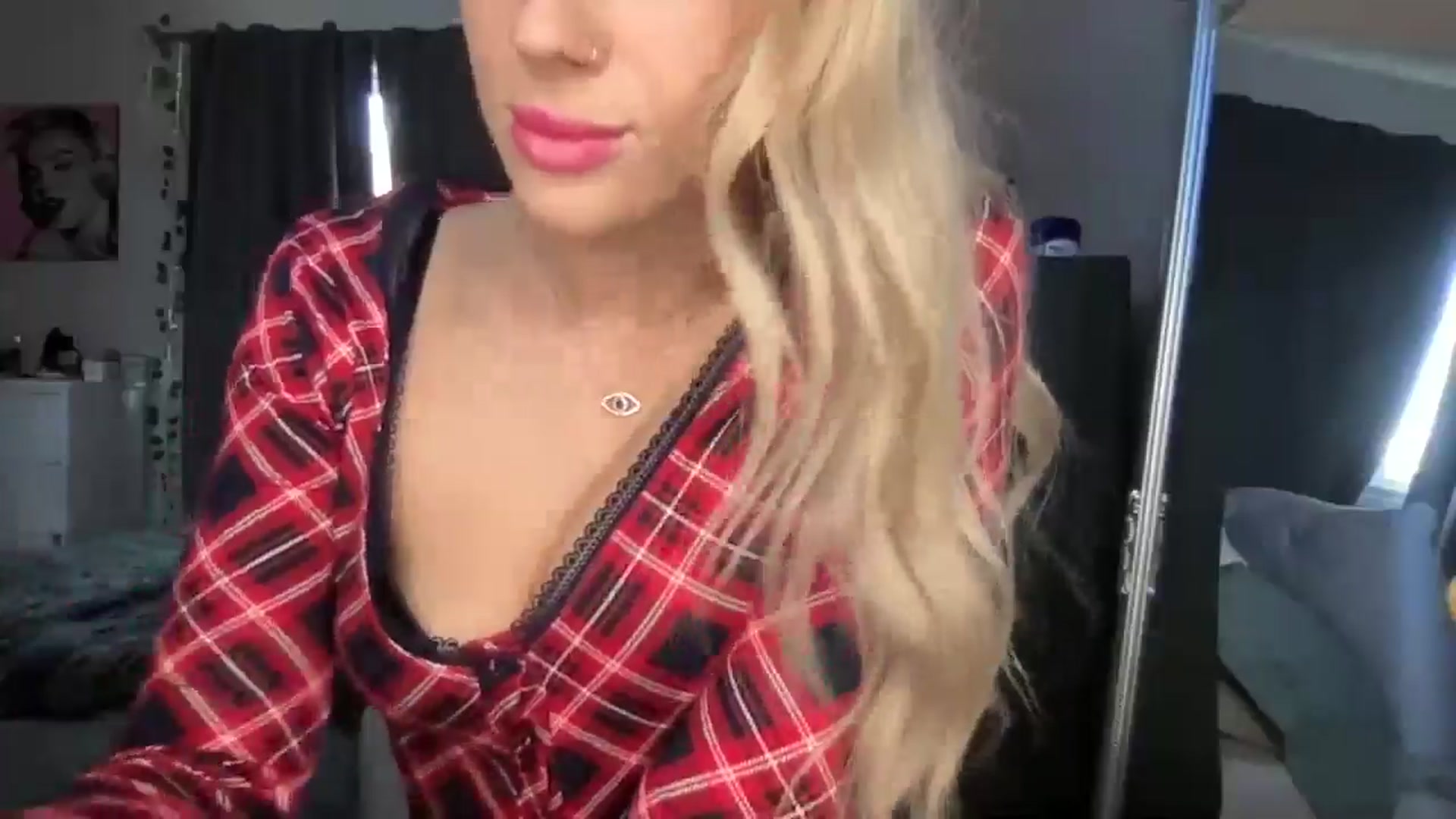 Gallery image thumbnail from Stacywinters's myfreecams stream on, 11/15/2024, 18:36 image 13 of 20