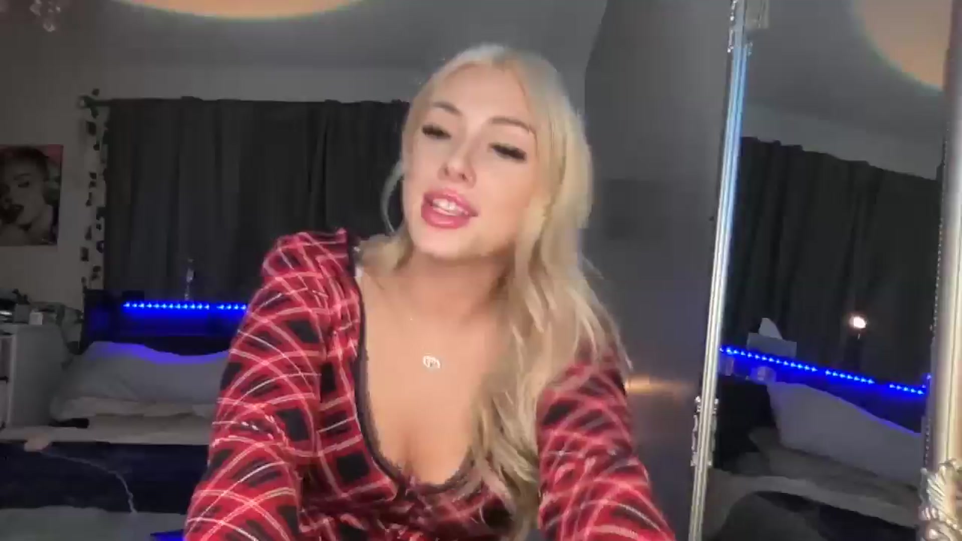 Gallery image thumbnail from Stacywinters's myfreecams stream on, 11/24/2024, 08:28 image 2 of 20