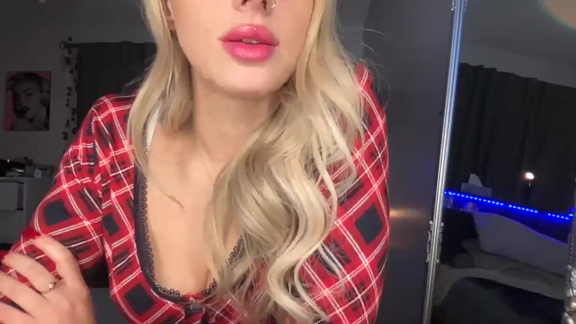 Gallery image thumbnail from Stacywinters's myfreecams stream on, 11/24/2024, 08:28 image 17 of 20