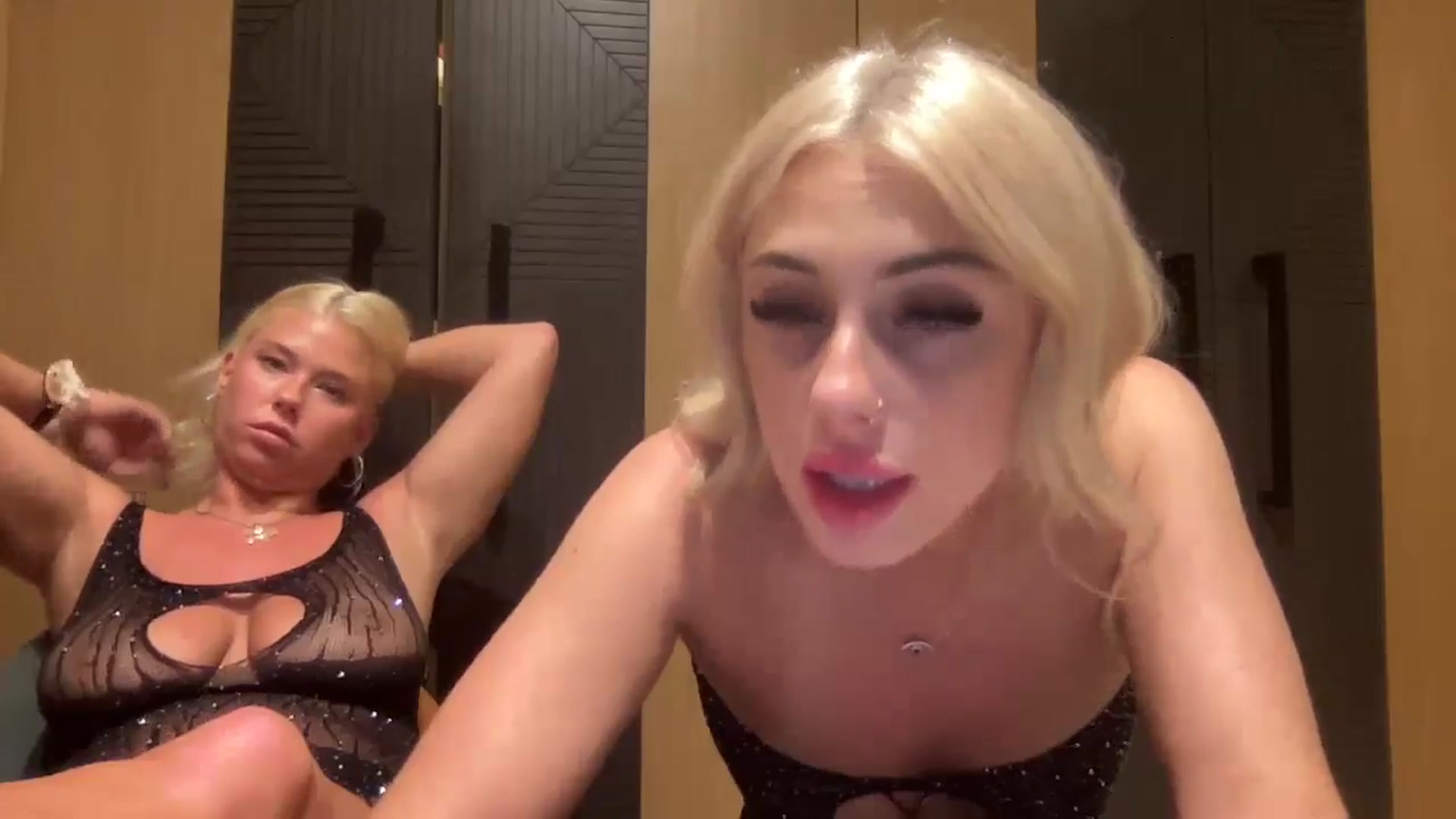 Gallery image thumbnail from Stacywinters's myfreecams stream on, 11/26/2024, 03:21 image 13 of 20