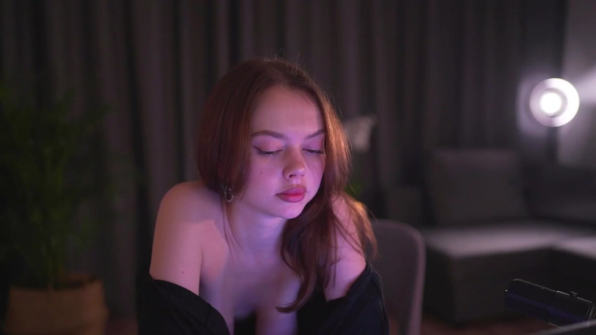 Gallery image thumbnail from Stacywithyou's myfreecams stream on, 03/13/2025, 01:14 image 9 of 20