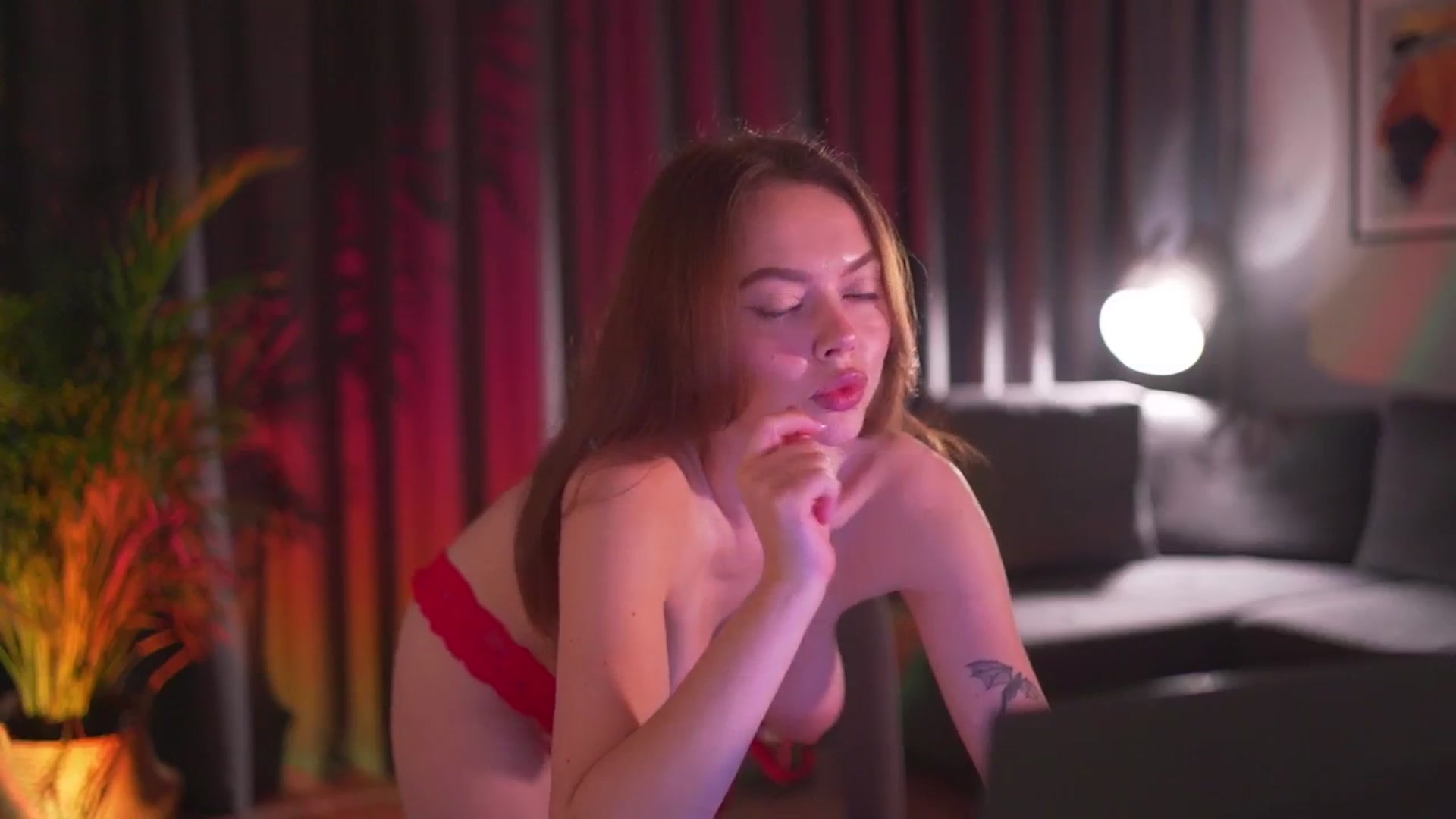 Gallery image thumbnail from Stacywithyou's myfreecams stream on, 04/26/2025, 24:05 image 8 of 20