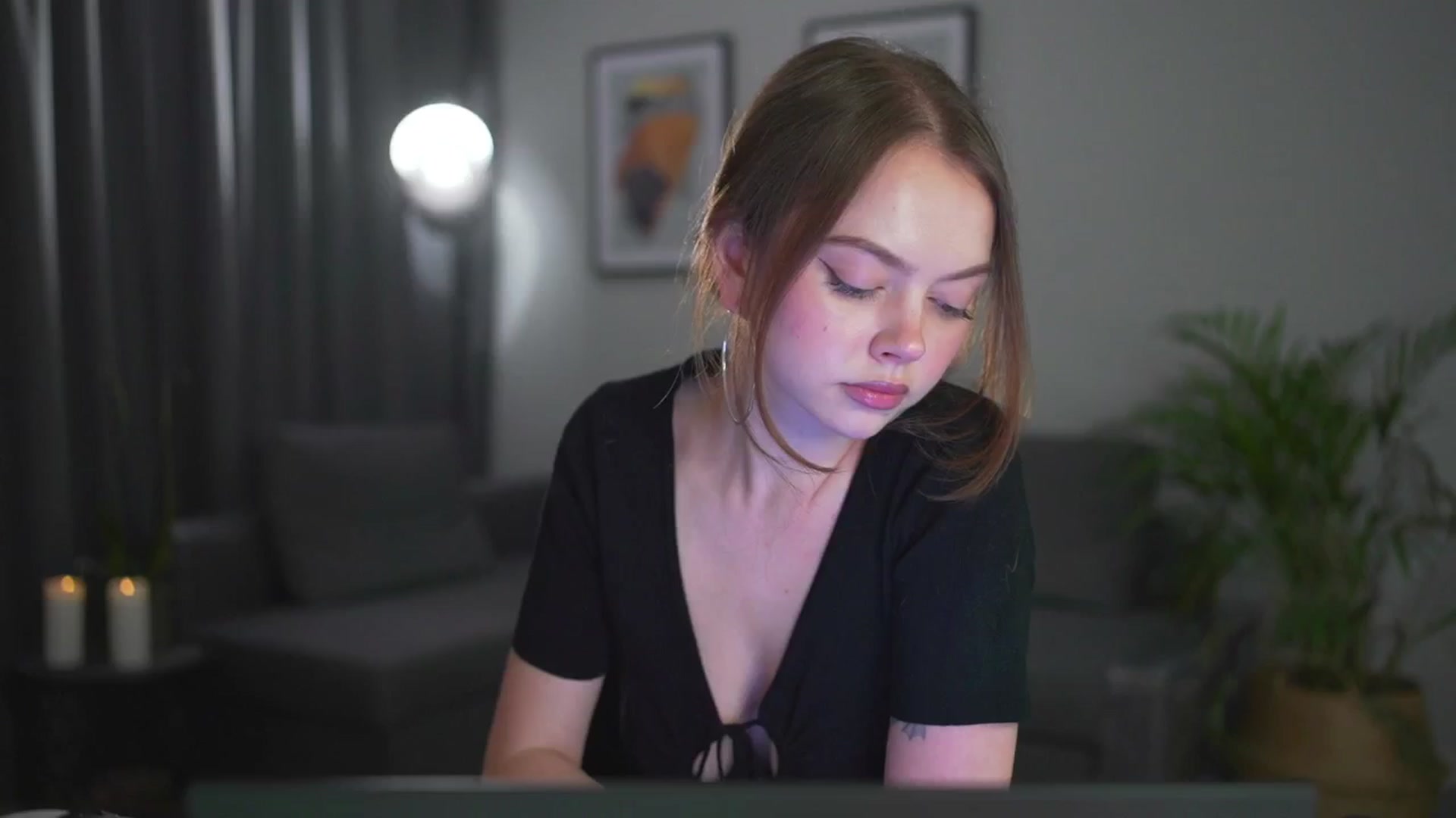 Gallery image thumbnail from Stacywithyou's myfreecams stream on, 08/08/2025, 24:29 image 12 of 20