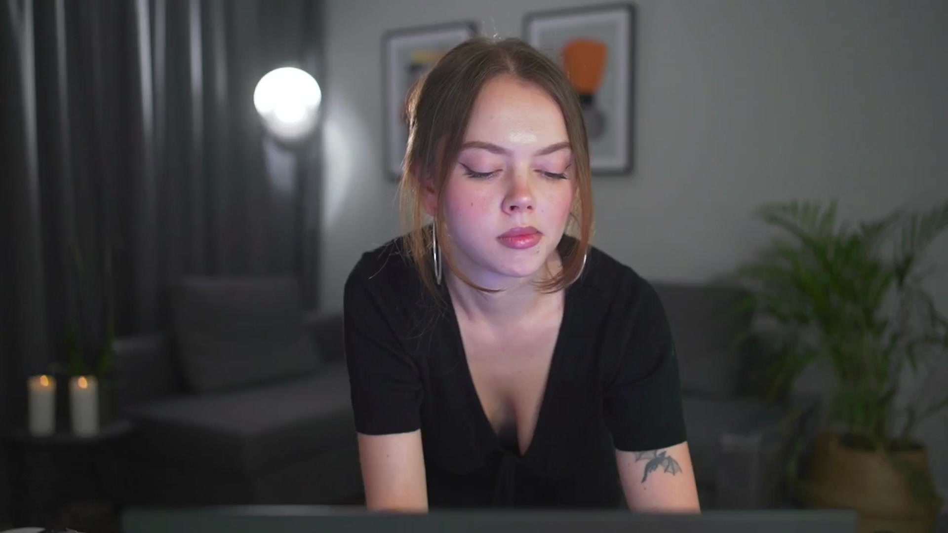 Gallery image thumbnail from Stacywithyou's myfreecams stream on, 08/08/2025, 24:29 image 10 of 20