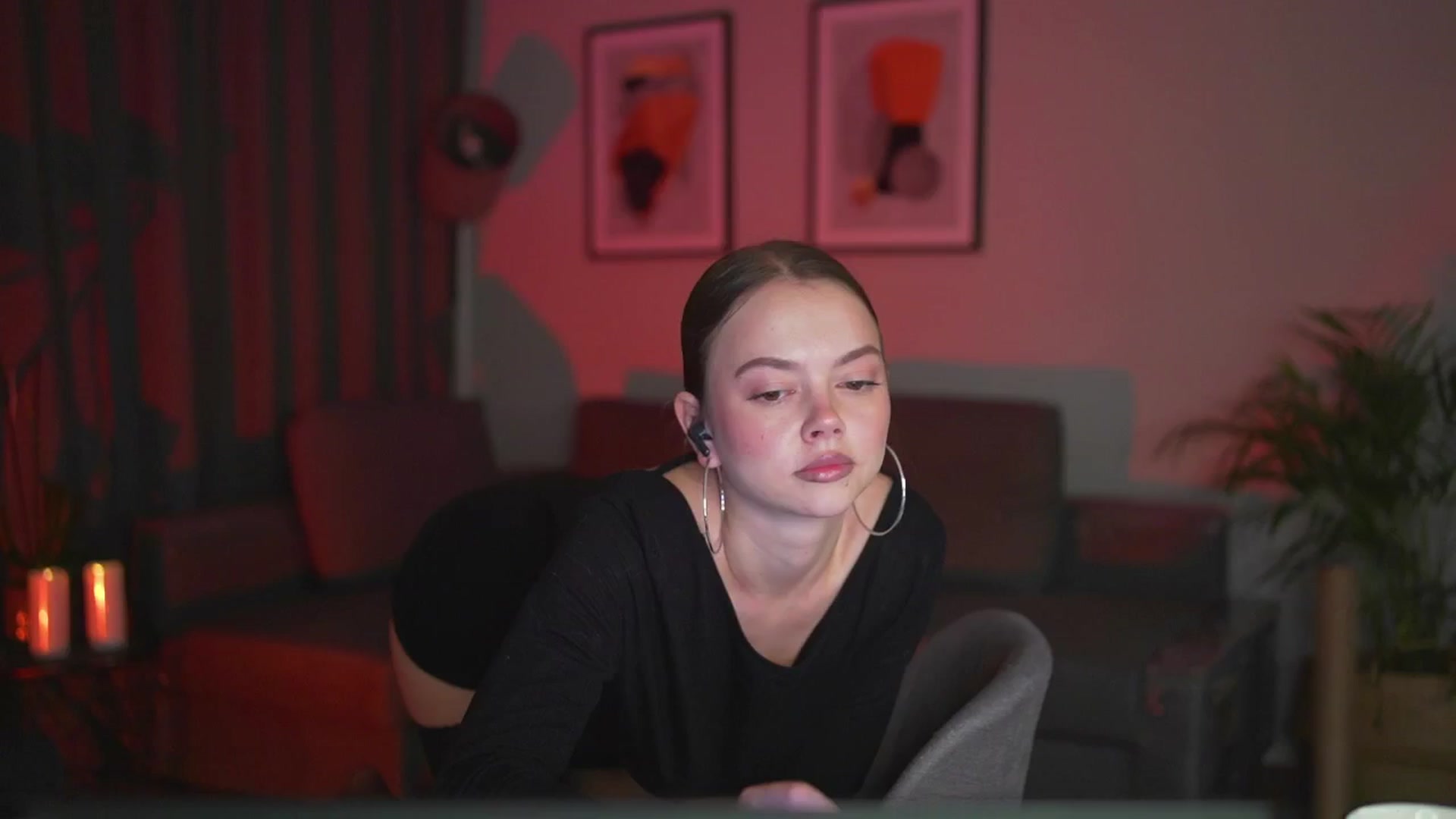 Gallery image thumbnail from Stacywithyou's myfreecams stream on, 08/20/2025, 24:12 image 8 of 20