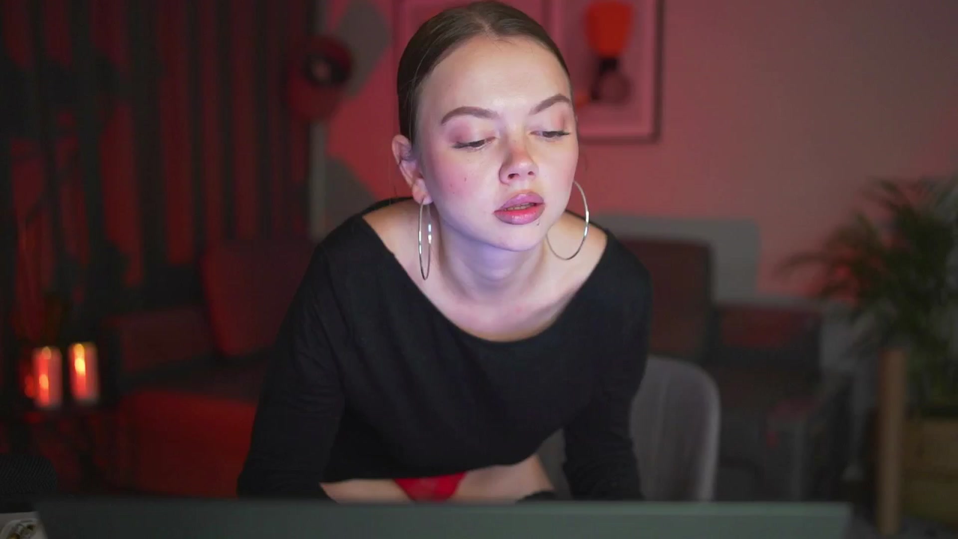 Gallery image thumbnail from Stacywithyou's myfreecams stream on, 08/20/2025, 24:12 image 17 of 20
