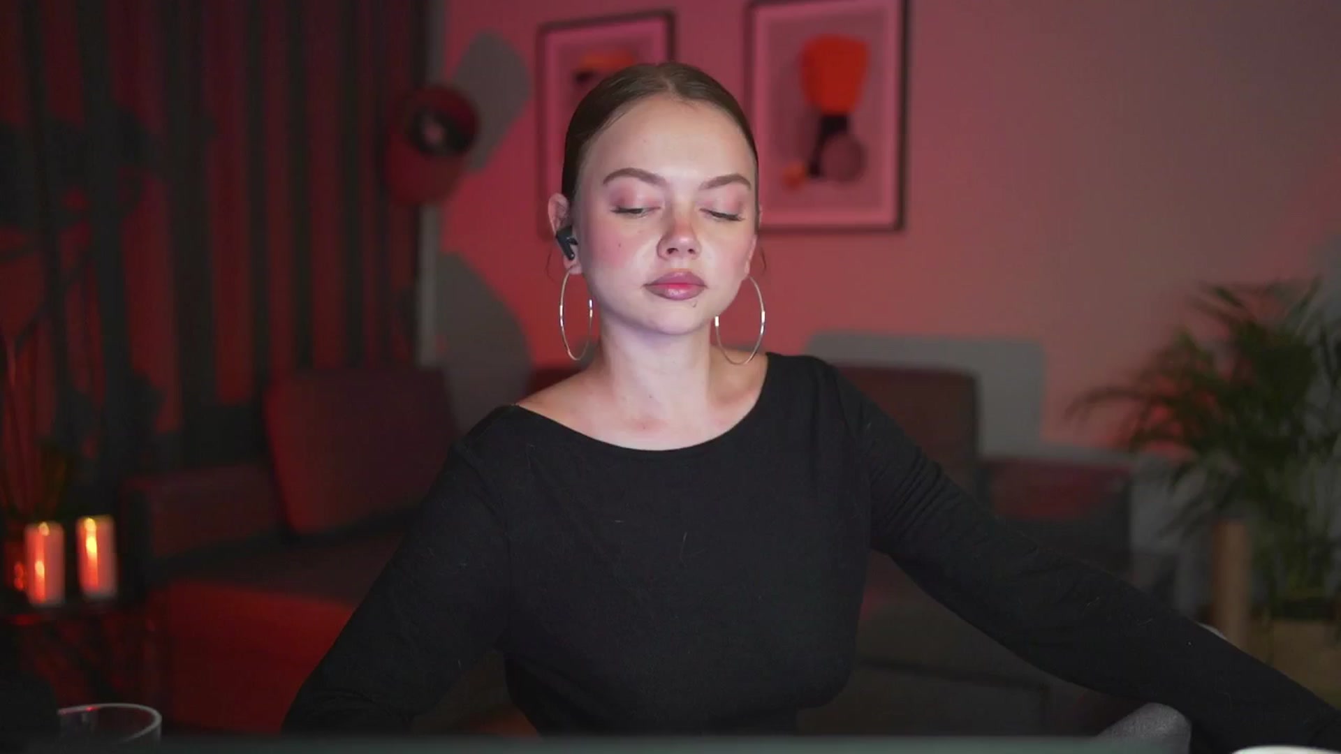 Gallery image thumbnail from Stacywithyou's myfreecams stream on, 08/20/2025, 24:12 image 10 of 20