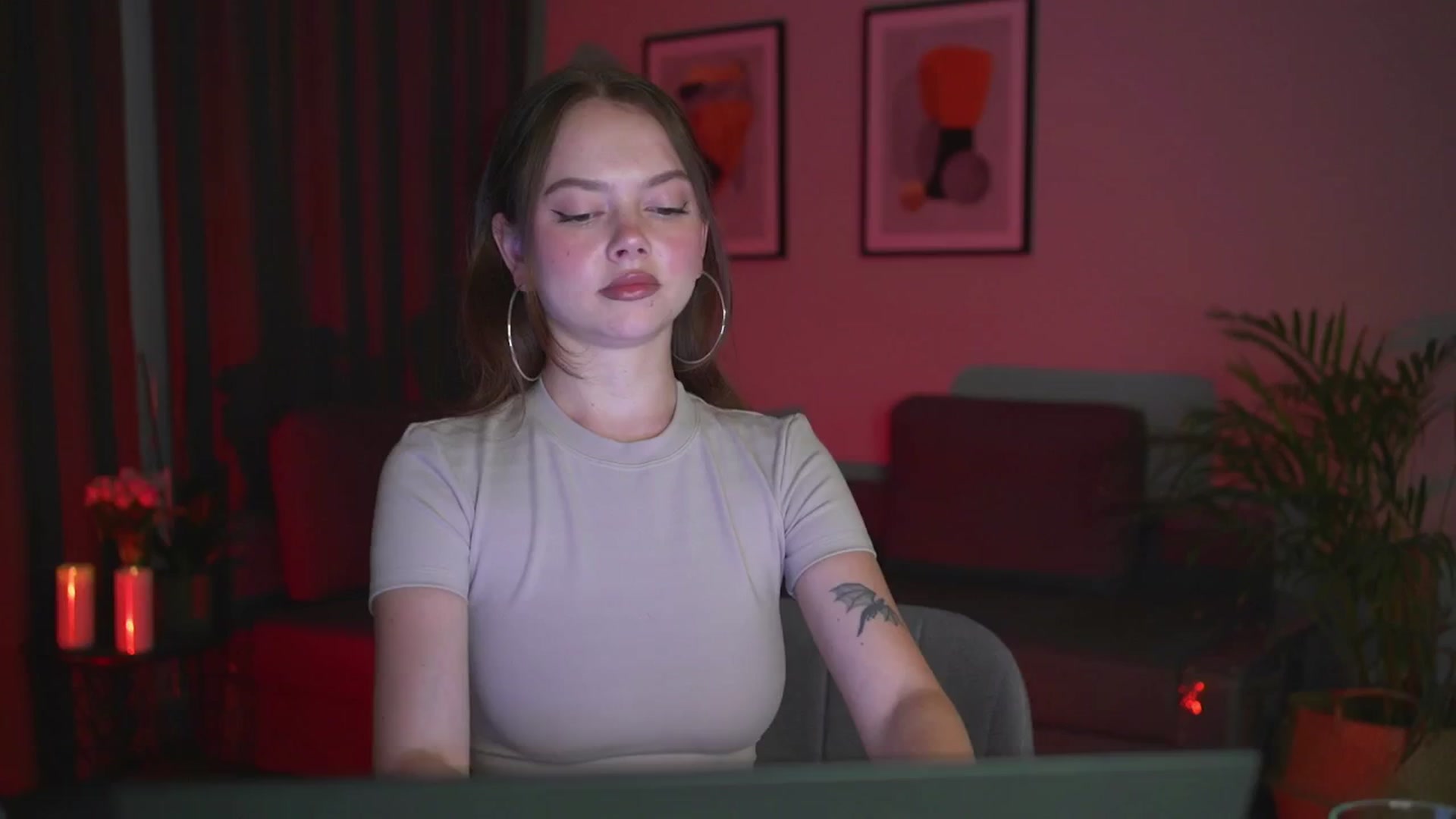 Gallery image thumbnail from Stacywithyou's myfreecams stream on, 08/21/2025, 21:22 image 6 of 20