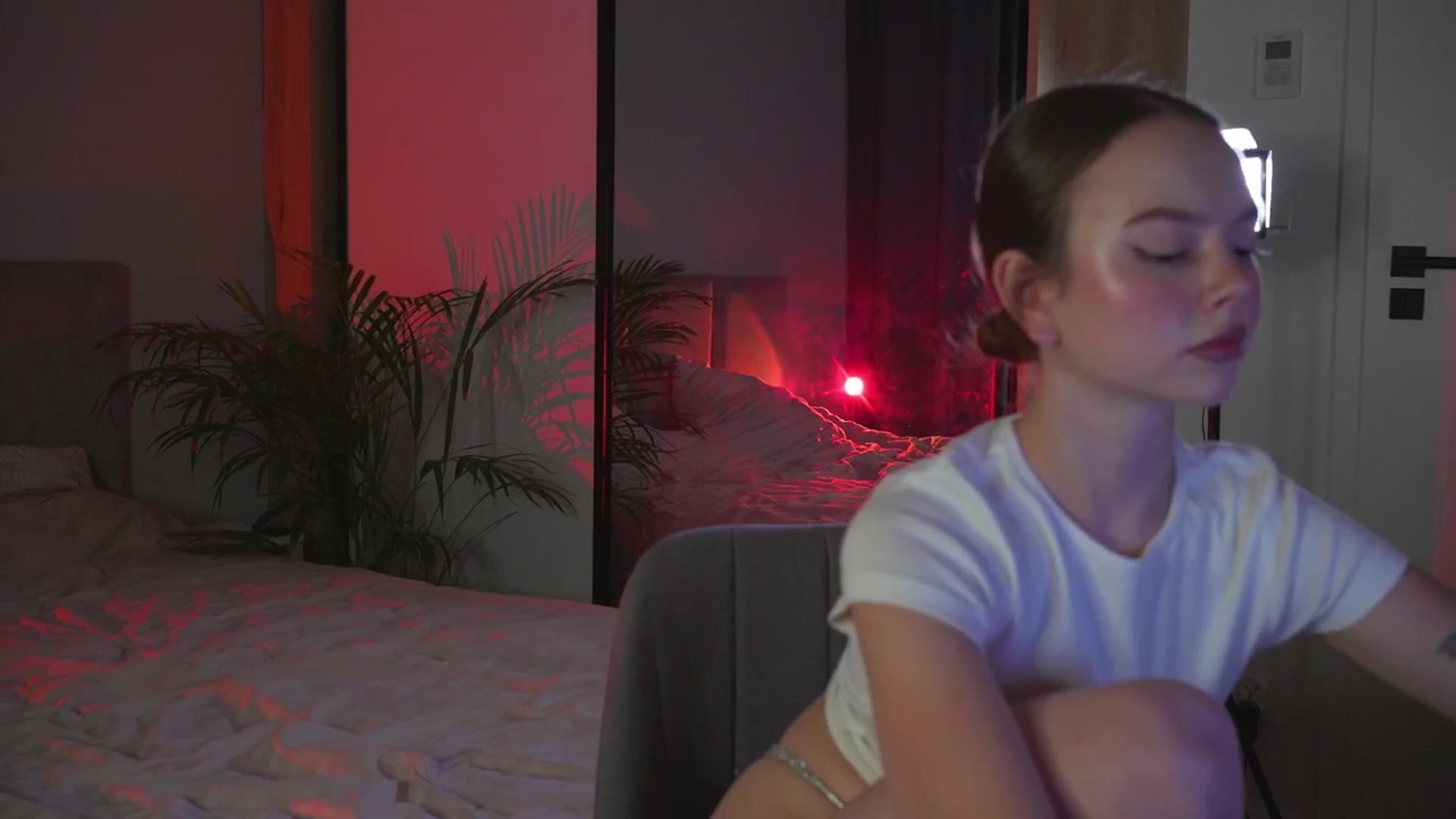 Gallery image thumbnail from Stacywithyou's myfreecams stream on, 08/28/2025, 24:09 image 11 of 20
