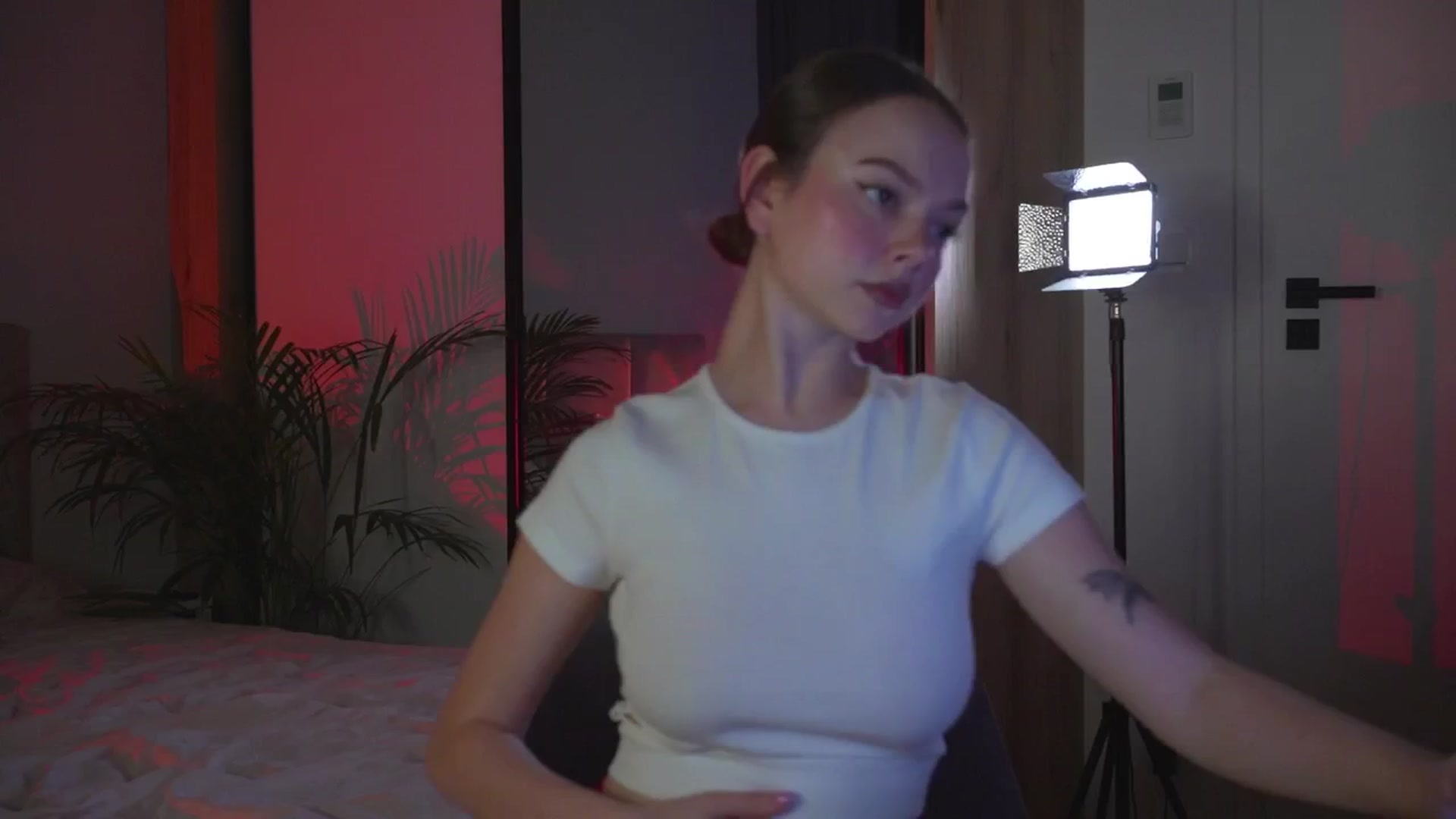 Gallery image thumbnail from Stacywithyou's myfreecams stream on, 08/28/2025, 24:09 image 1 of 20