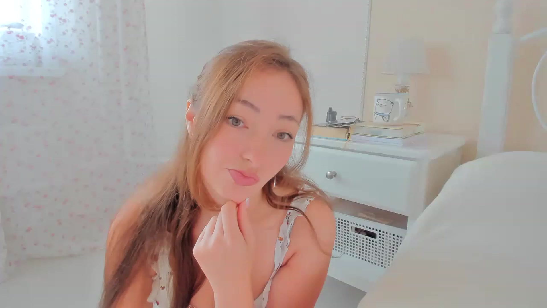 Gallery image thumbnail from StandardWoman's myfreecams stream on, 06/30/2023, 08:02 image 10 of 20