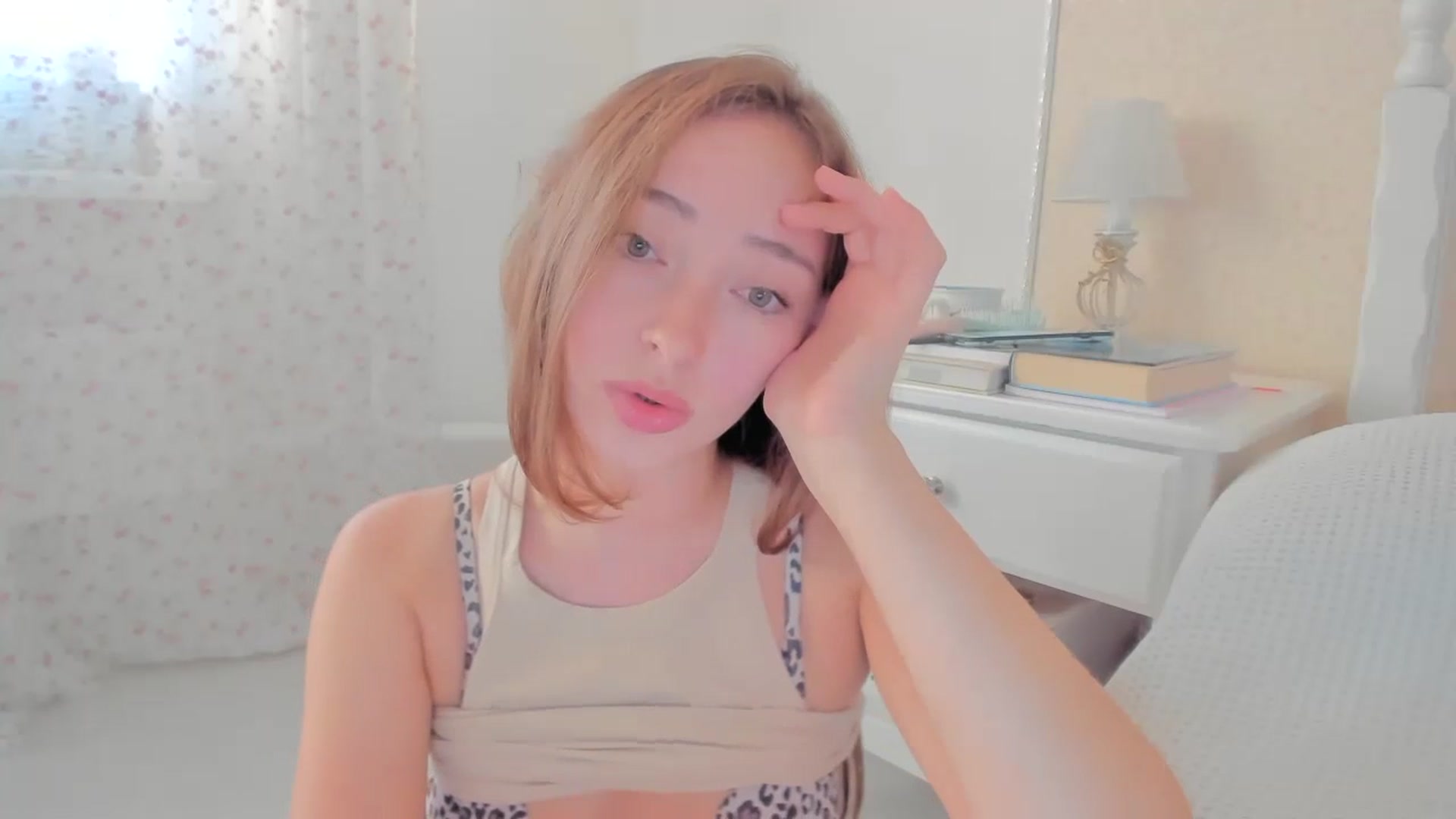Gallery image thumbnail from StandardWoman's myfreecams stream on, 07/18/2023, 14:33 image 11 of 20