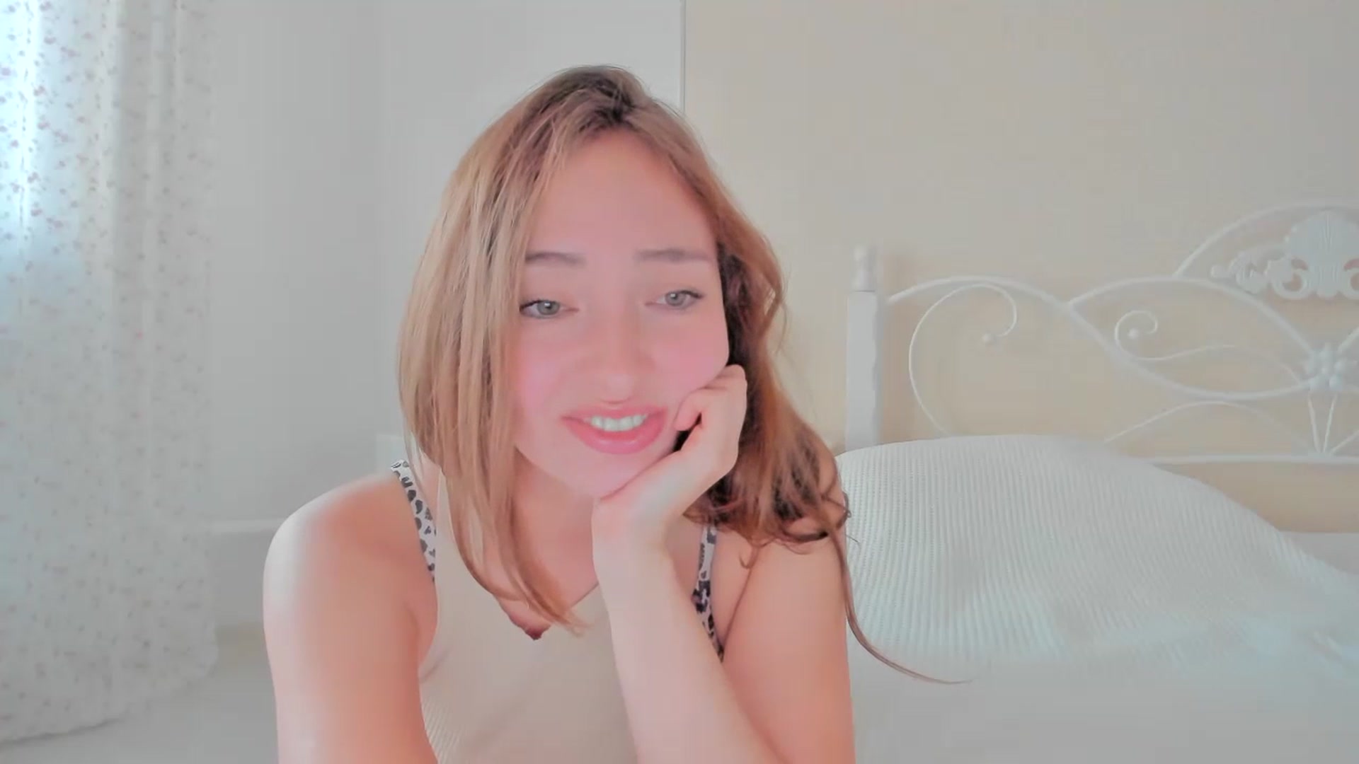 Gallery image thumbnail from StandardWoman's myfreecams stream on, 07/18/2023, 14:33 image 20 of 20