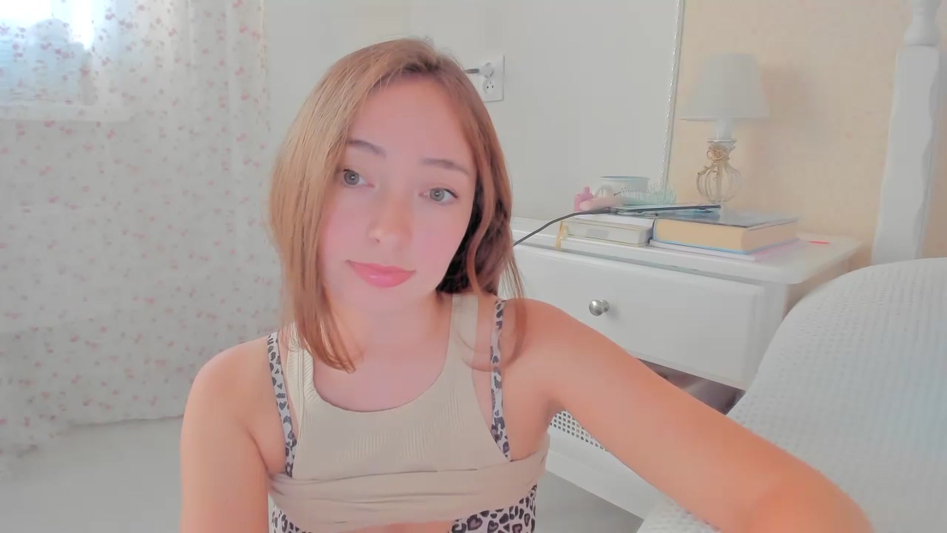 Gallery image thumbnail from StandardWoman's myfreecams stream on, 07/18/2023, 14:33 image 13 of 20