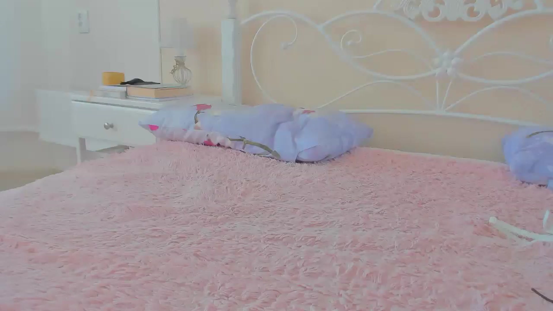 Gallery image thumbnail from StandardWoman's myfreecams stream on, 08/10/2023, 03:54 image 4 of 20