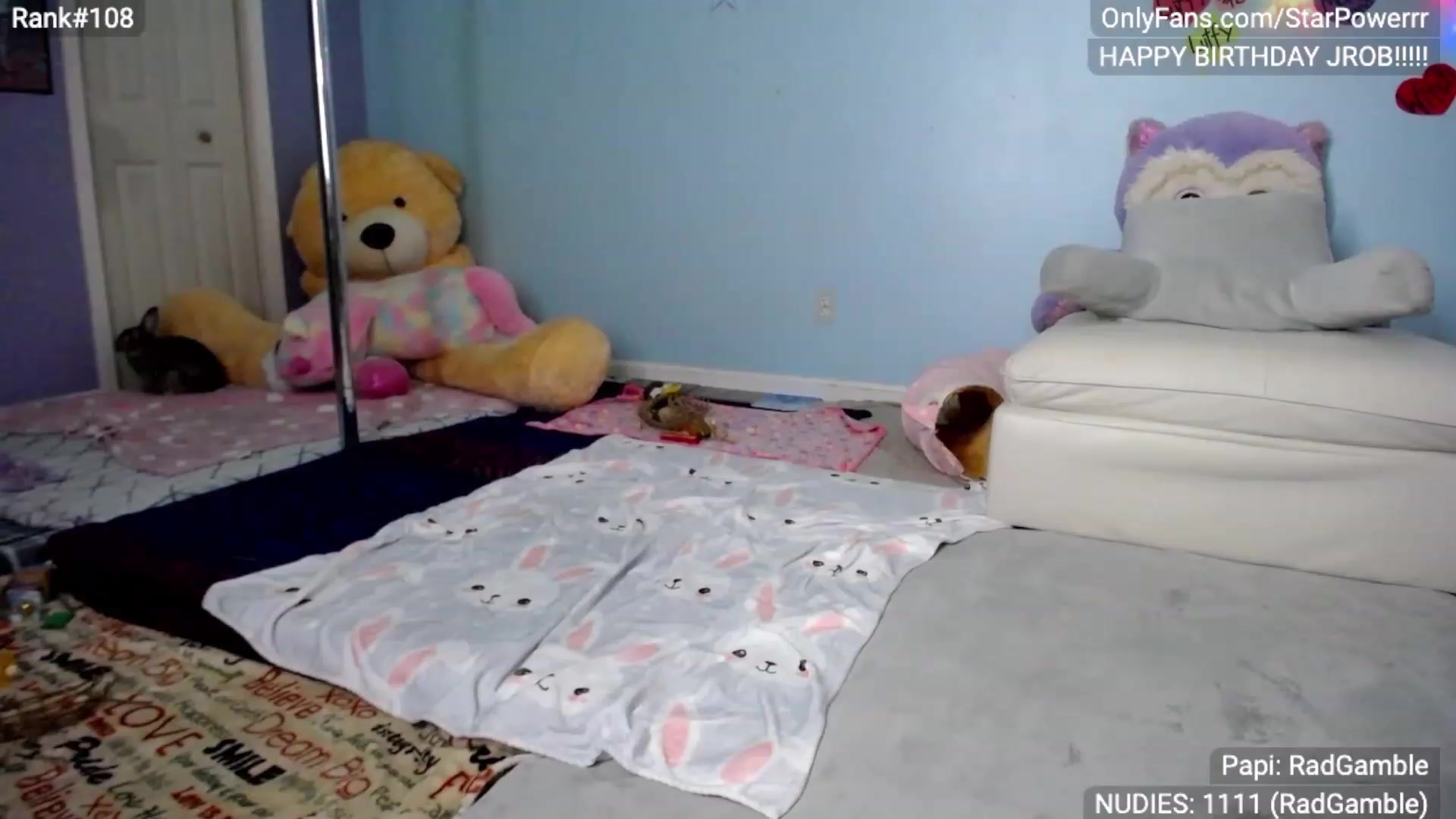 Gallery image thumbnail from StarPowerrr's myfreecams stream on, 05/12/2023, 10:01 image 10 of 20