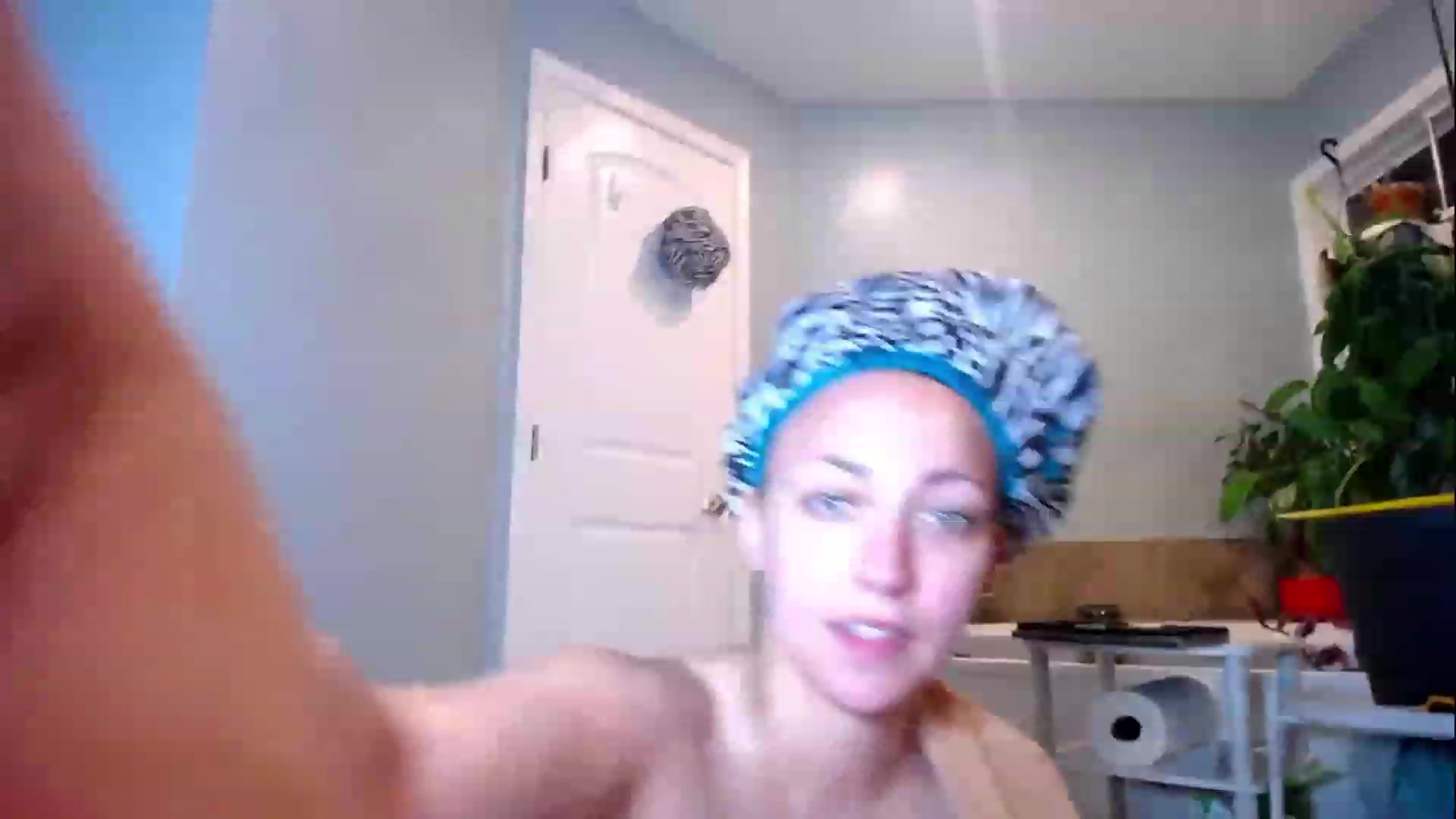 Gallery image thumbnail from StarPowerrr's myfreecams stream on, 06/16/2023, 04:03 image 6 of 20