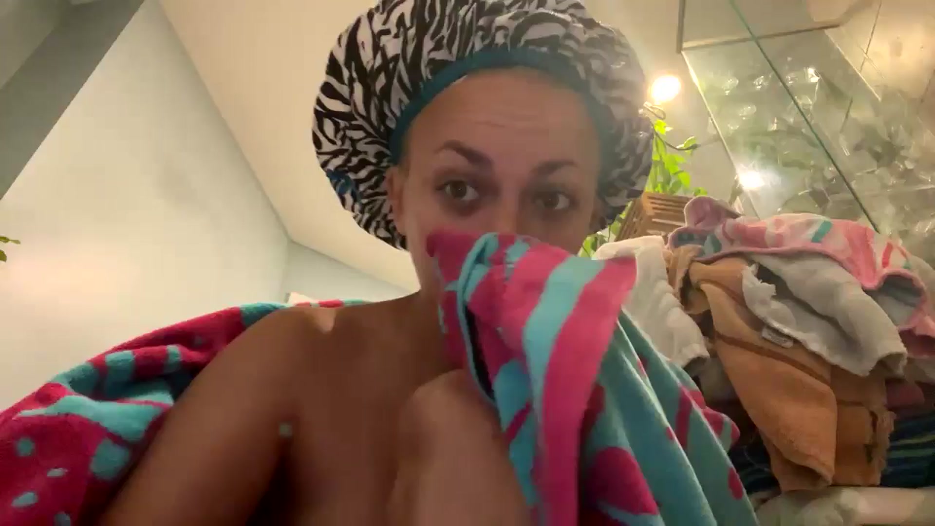 Gallery image thumbnail from StarPowerrr's myfreecams stream on, 06/07/2024, 04:28 image 5 of 20