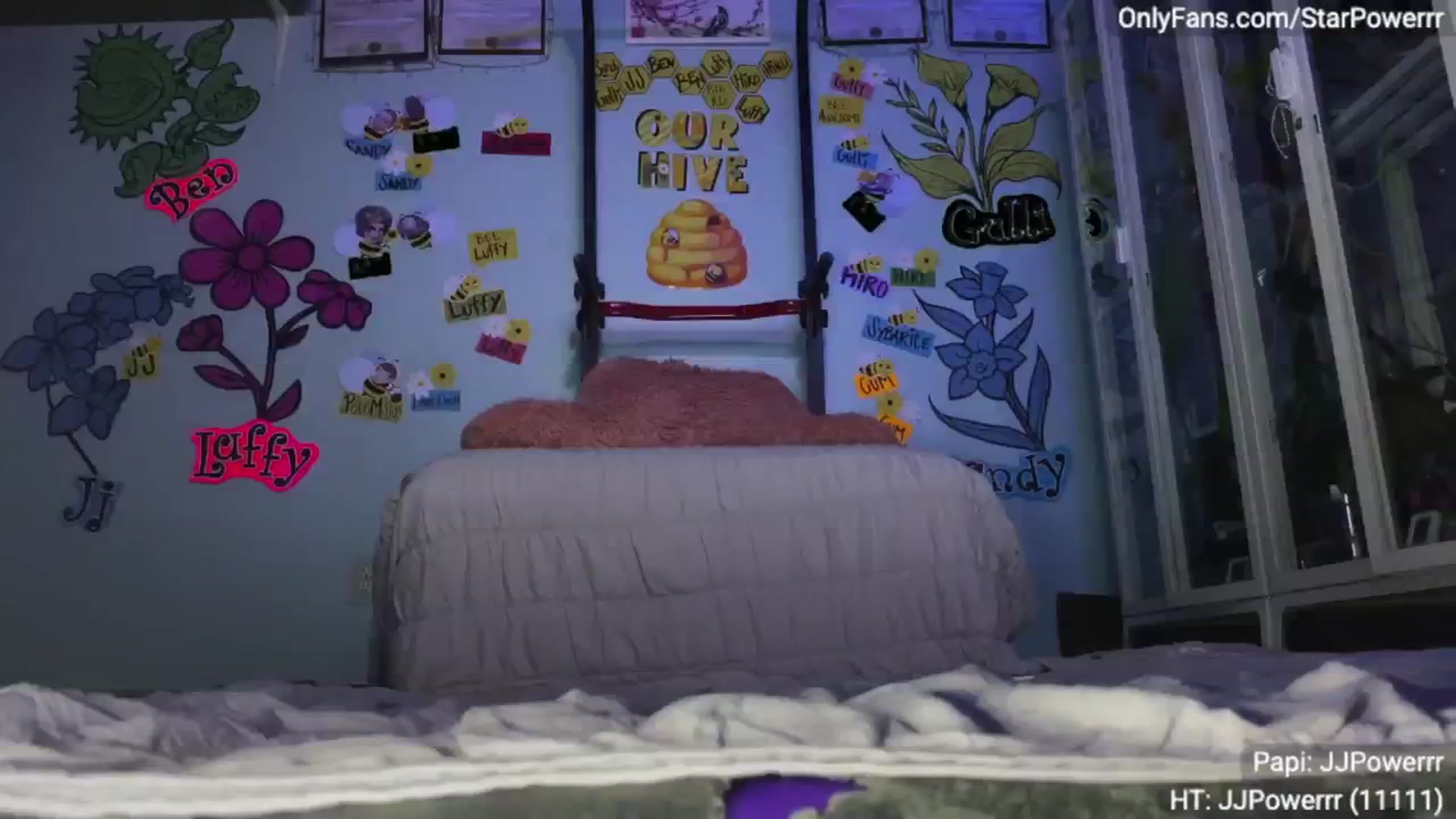 Gallery image thumbnail from StarPowerrr's myfreecams stream on, 04/22/2025, 07:13 image 14 of 20