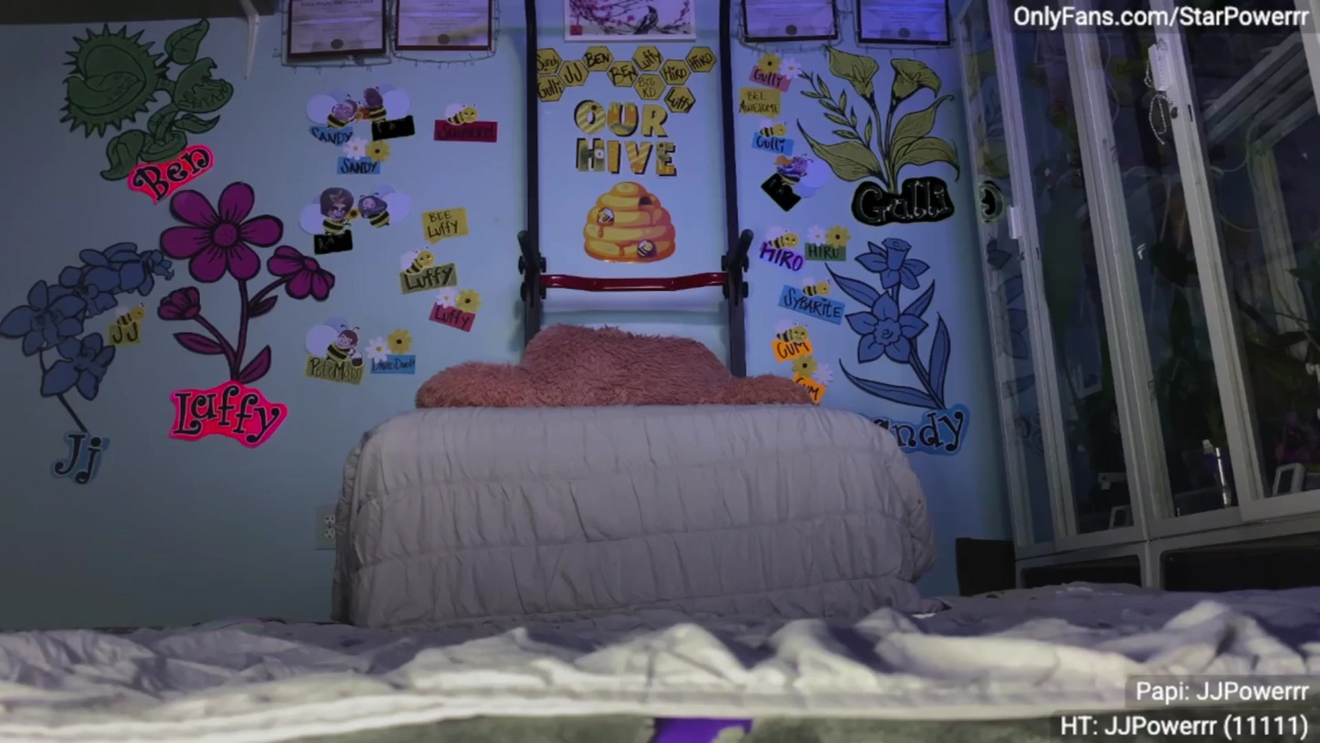 Gallery image thumbnail from StarPowerrr's myfreecams stream on, 04/22/2025, 07:13 image 13 of 20