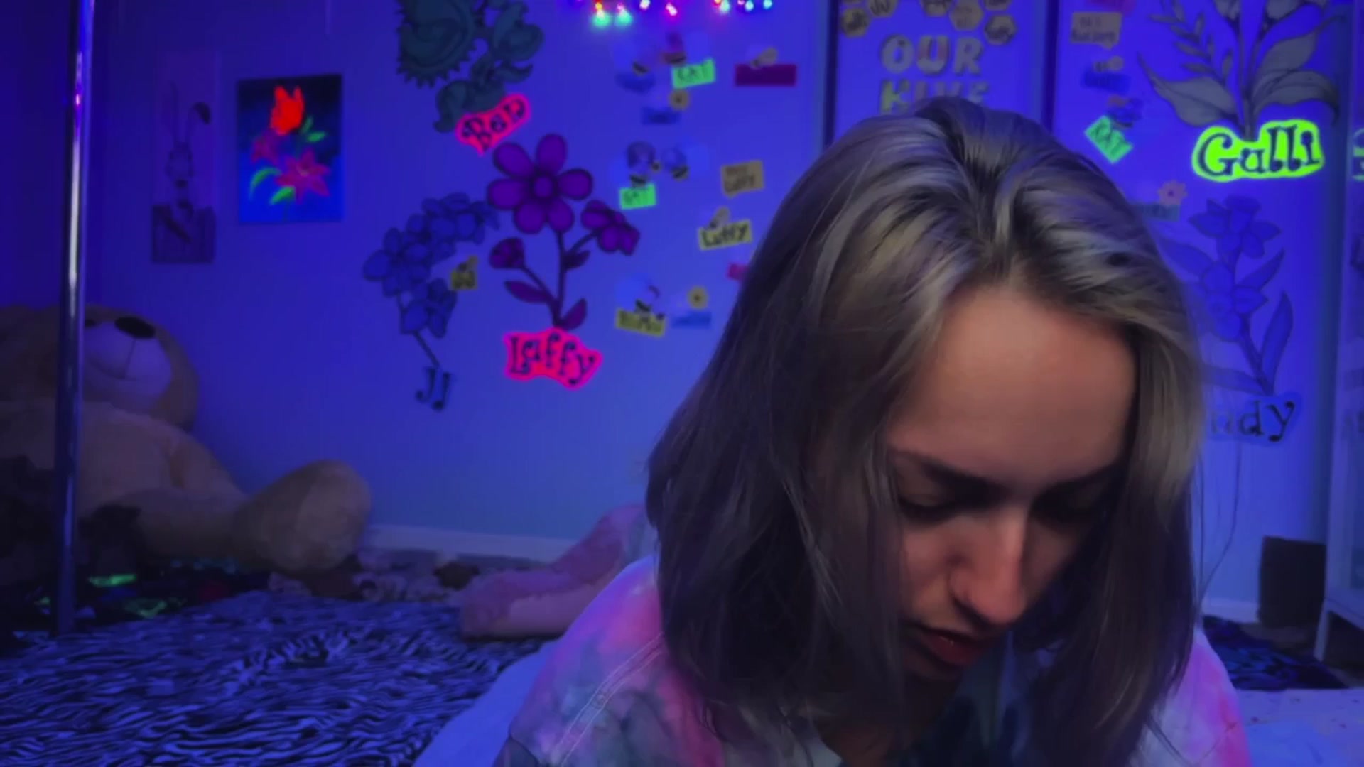 Gallery image thumbnail from StarPowerrr's myfreecams stream on, 04/27/2025, 08:43 image 1 of 20