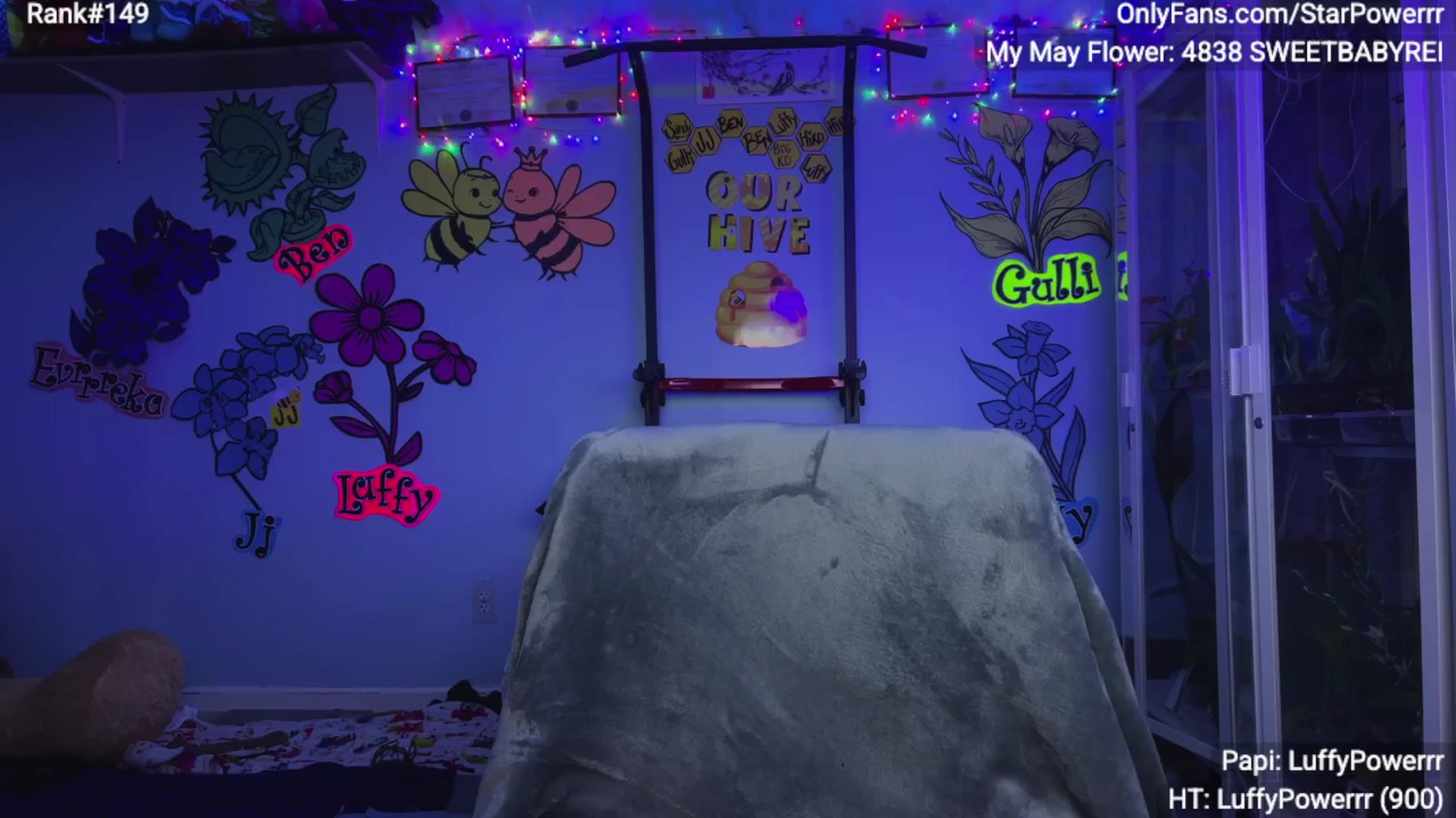 Gallery image thumbnail from StarPowerrr's myfreecams stream on, 05/22/2025, 07:00 image 9 of 20
