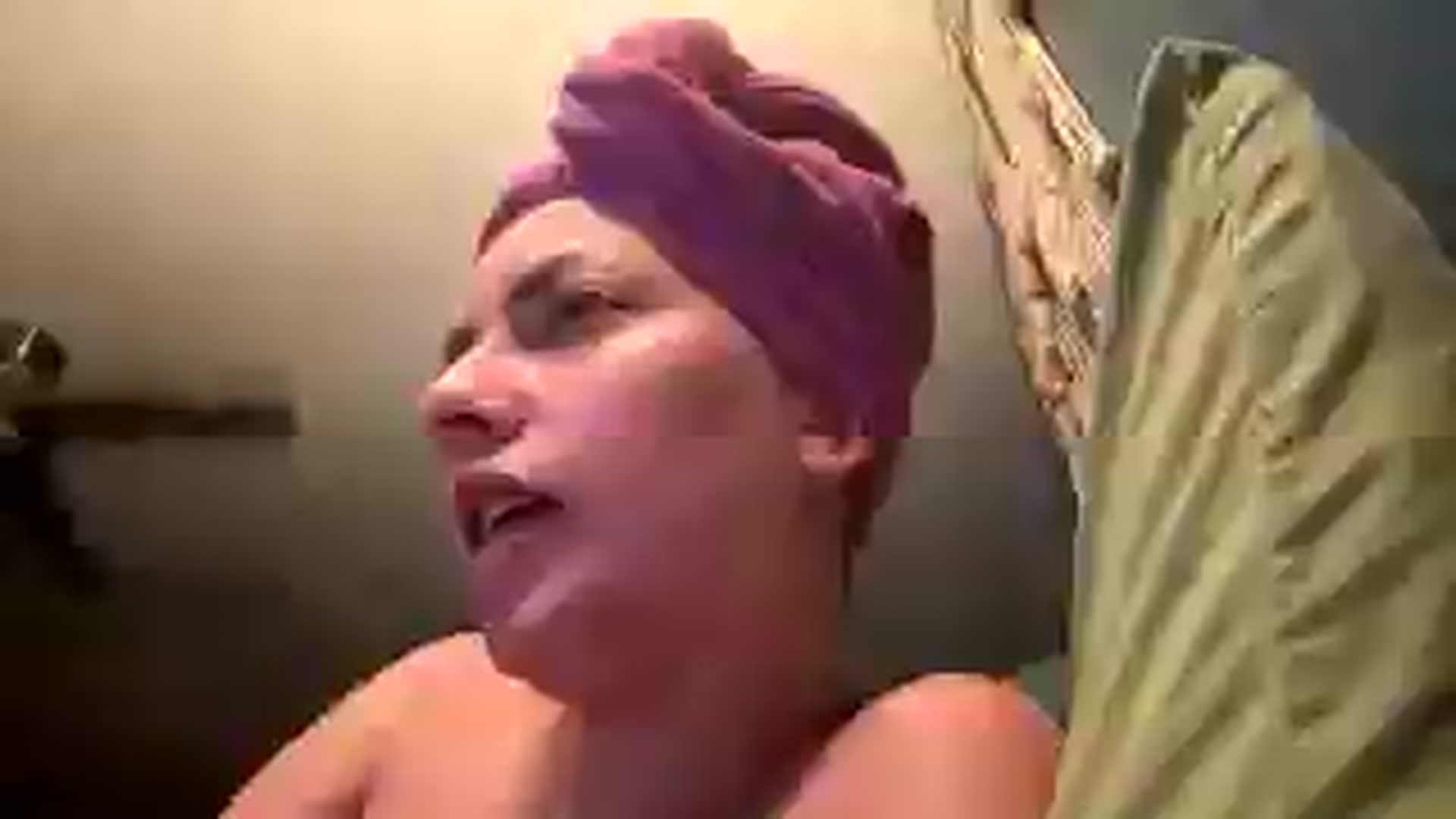 Gallery image thumbnail from StarPowerrr's myfreecams stream on, 08/04/2025, 05:00 image 16 of 20