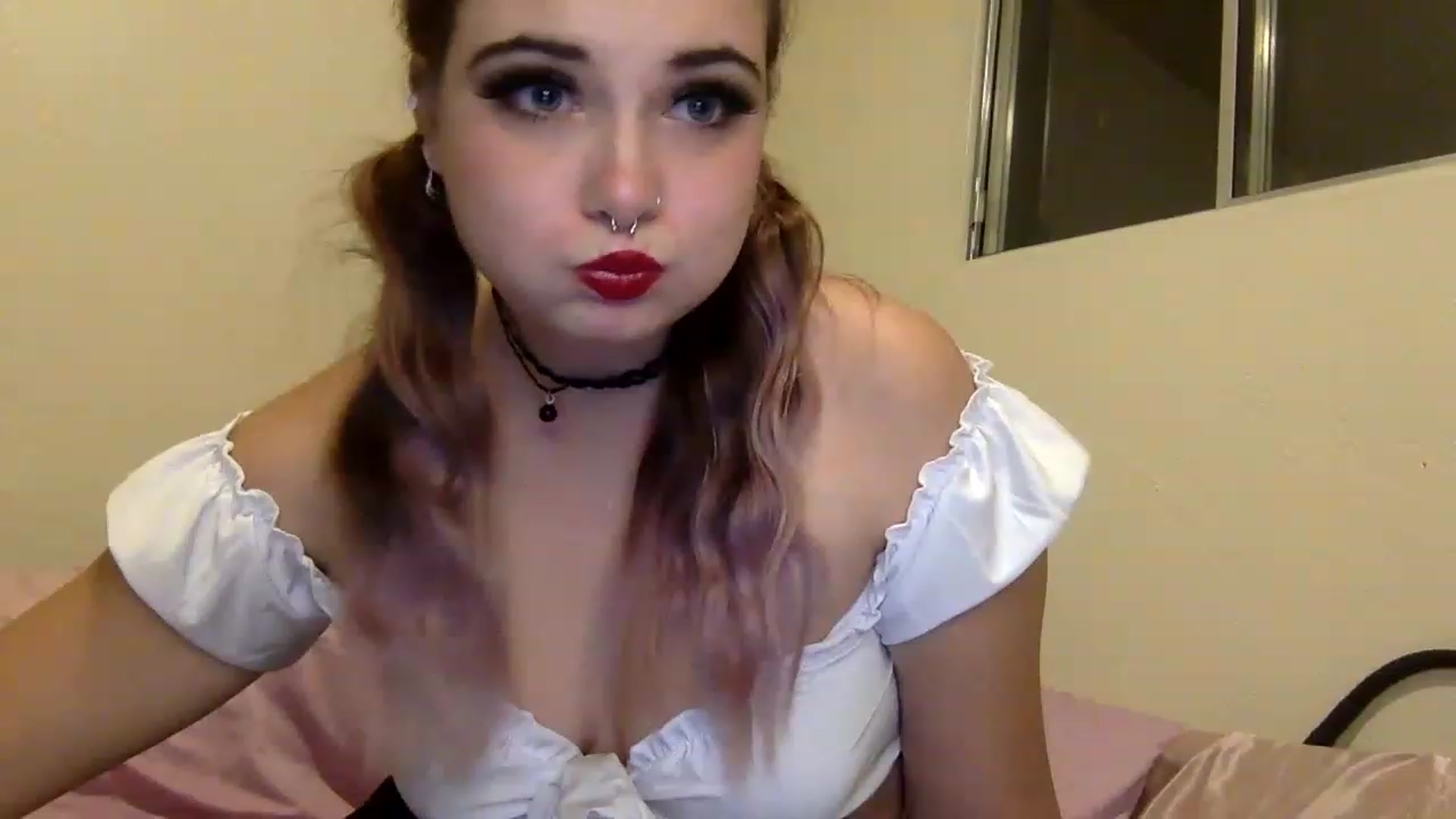 Gallery image thumbnail from StarShine25's myfreecams stream on, 11/17/2022, 02:34 image 18 of 20