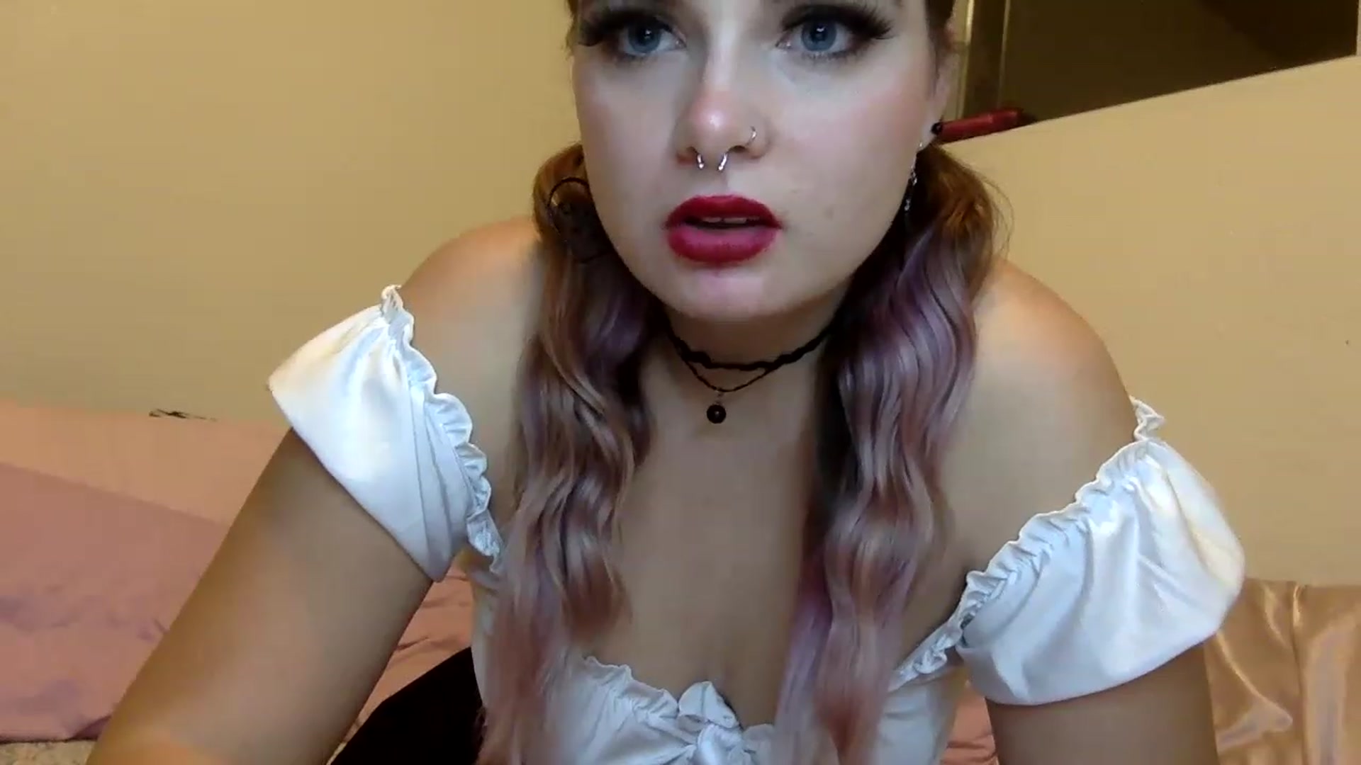 Gallery image thumbnail from StarShine25's myfreecams stream on, 11/17/2022, 05:04 image 17 of 20