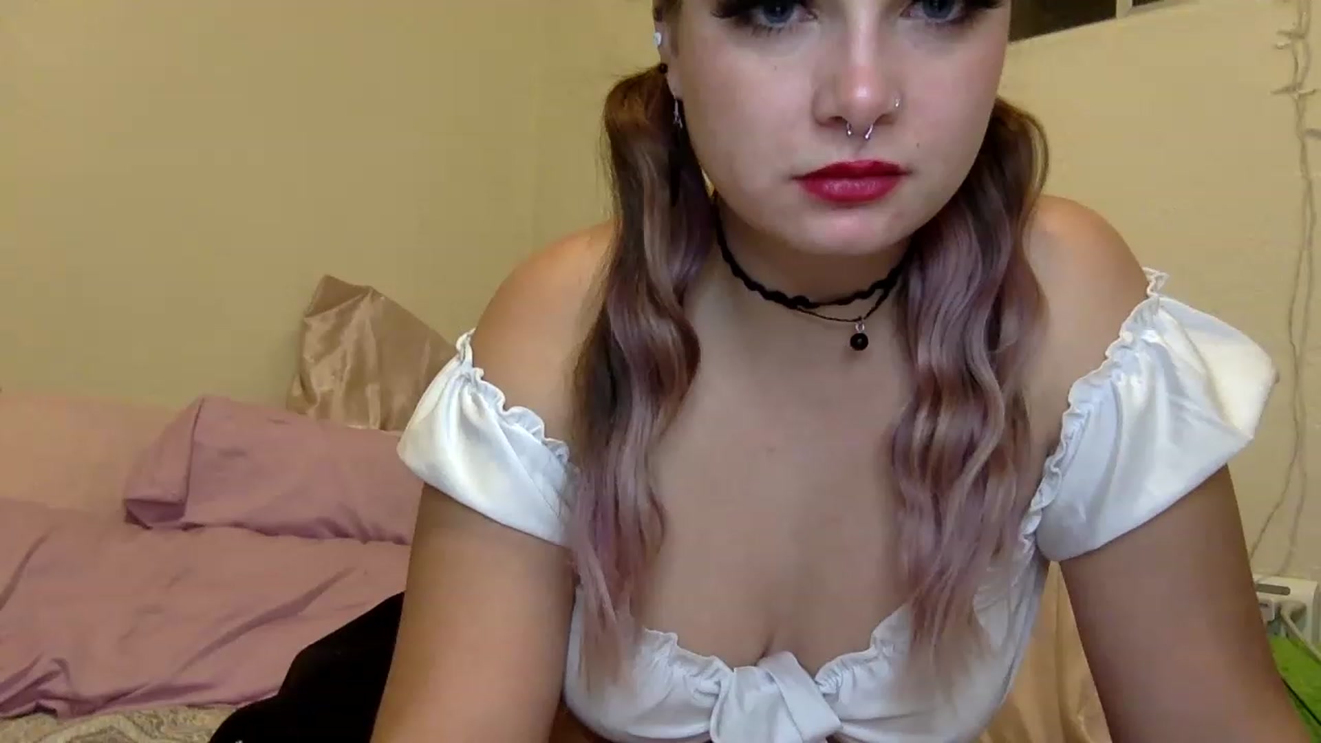 Gallery image thumbnail from StarShine25's myfreecams stream on, 11/17/2022, 05:56 image 7 of 20
