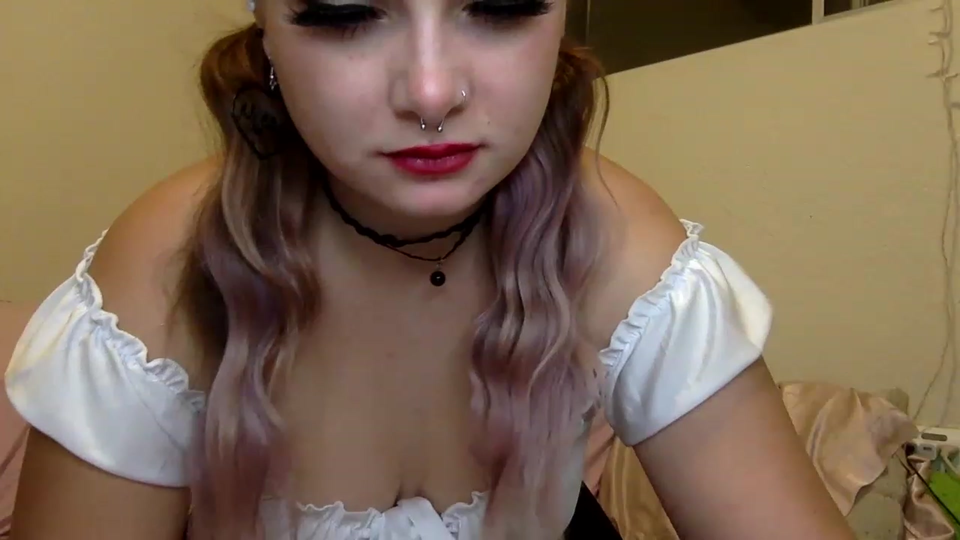Gallery image thumbnail from StarShine25's myfreecams stream on, 11/17/2022, 05:56 image 3 of 20