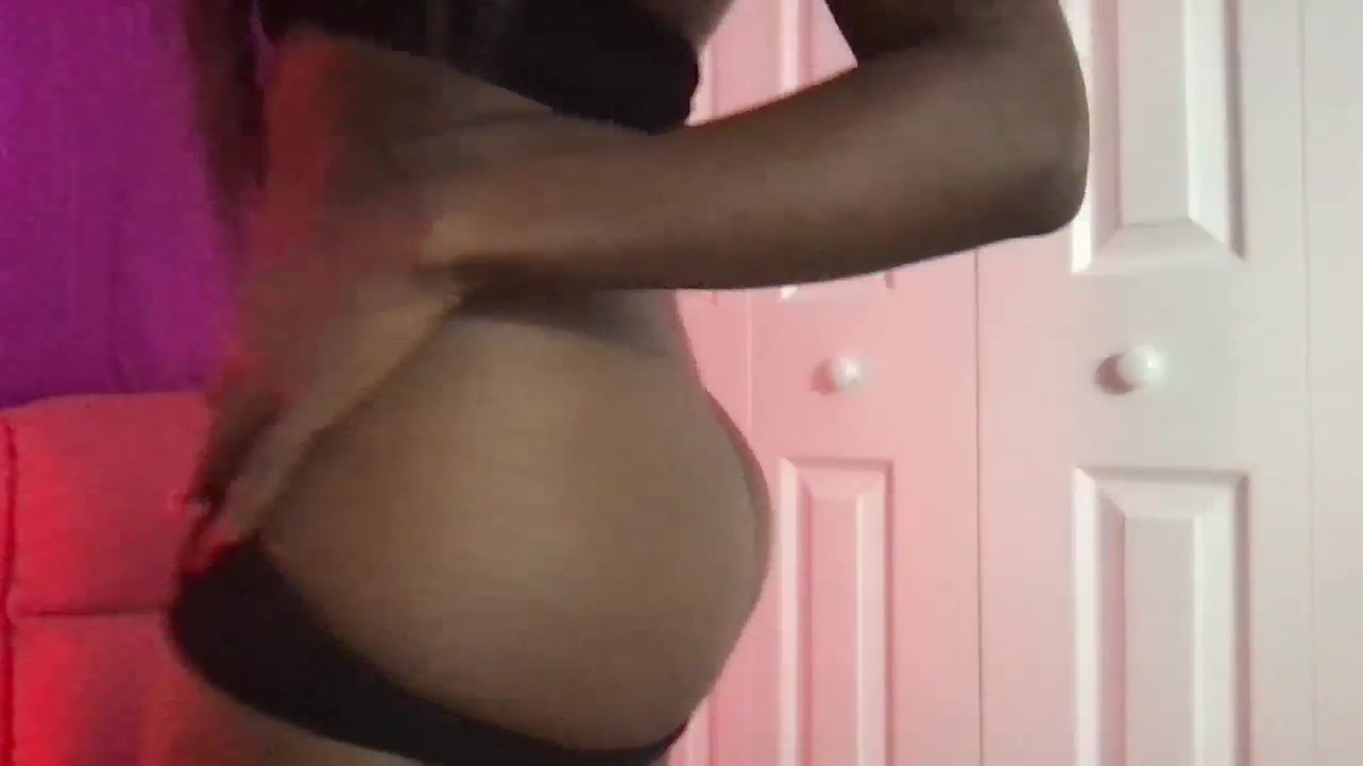 Gallery image thumbnail from Star_Jewels's myfreecams stream on, 12/10/2023, 18:37 image 13 of 20