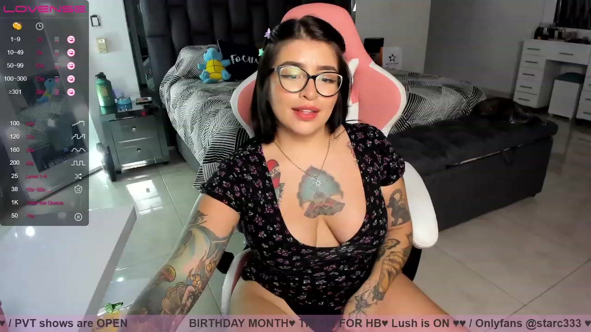 Gallery image thumbnail from Star_castle's myfreecams stream on, 06/08/2023, 23:10 image 11 of 20